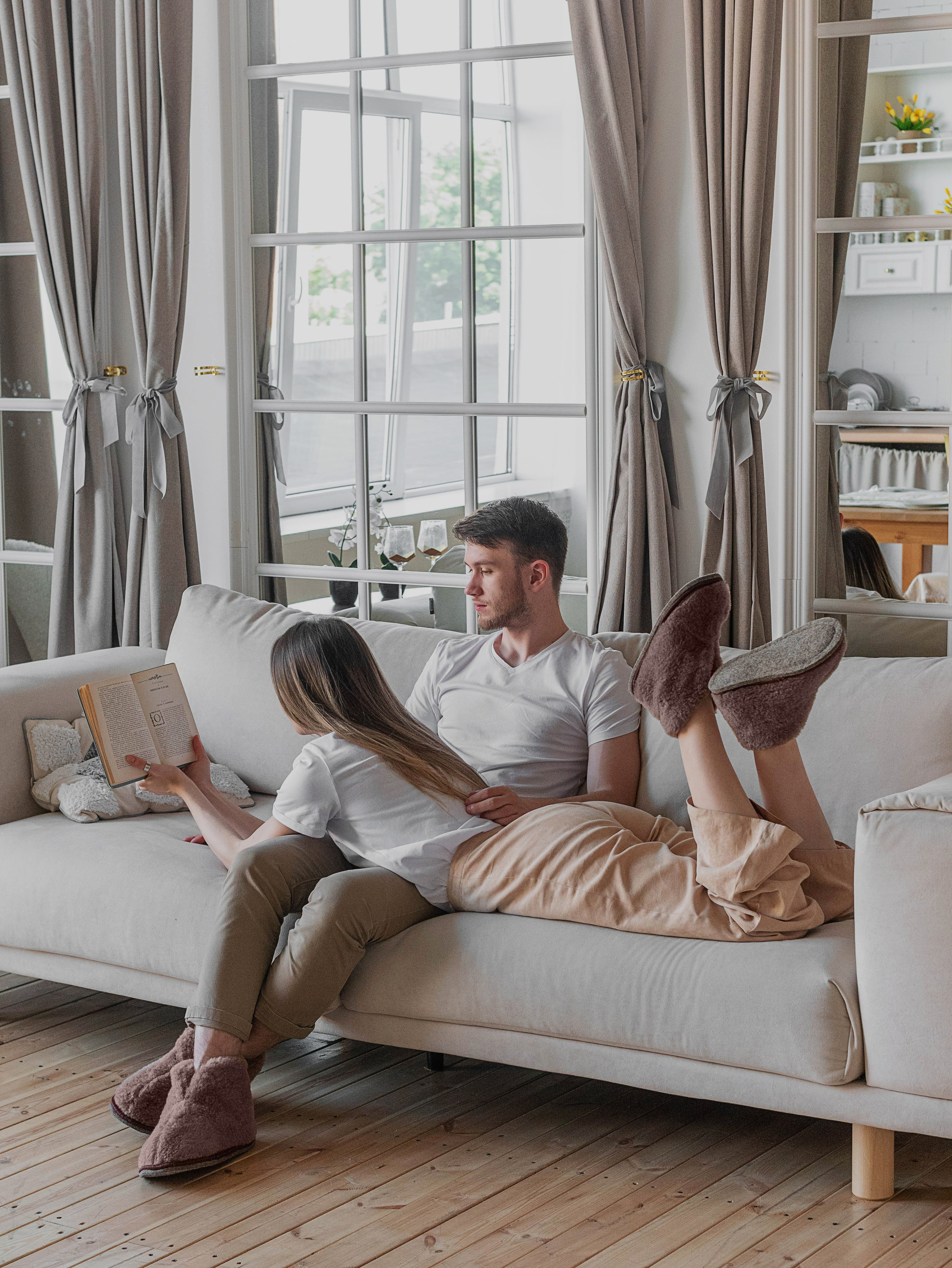 С моделью. Предметный фотограф в Санкт-Петербурге Аннет Глушак