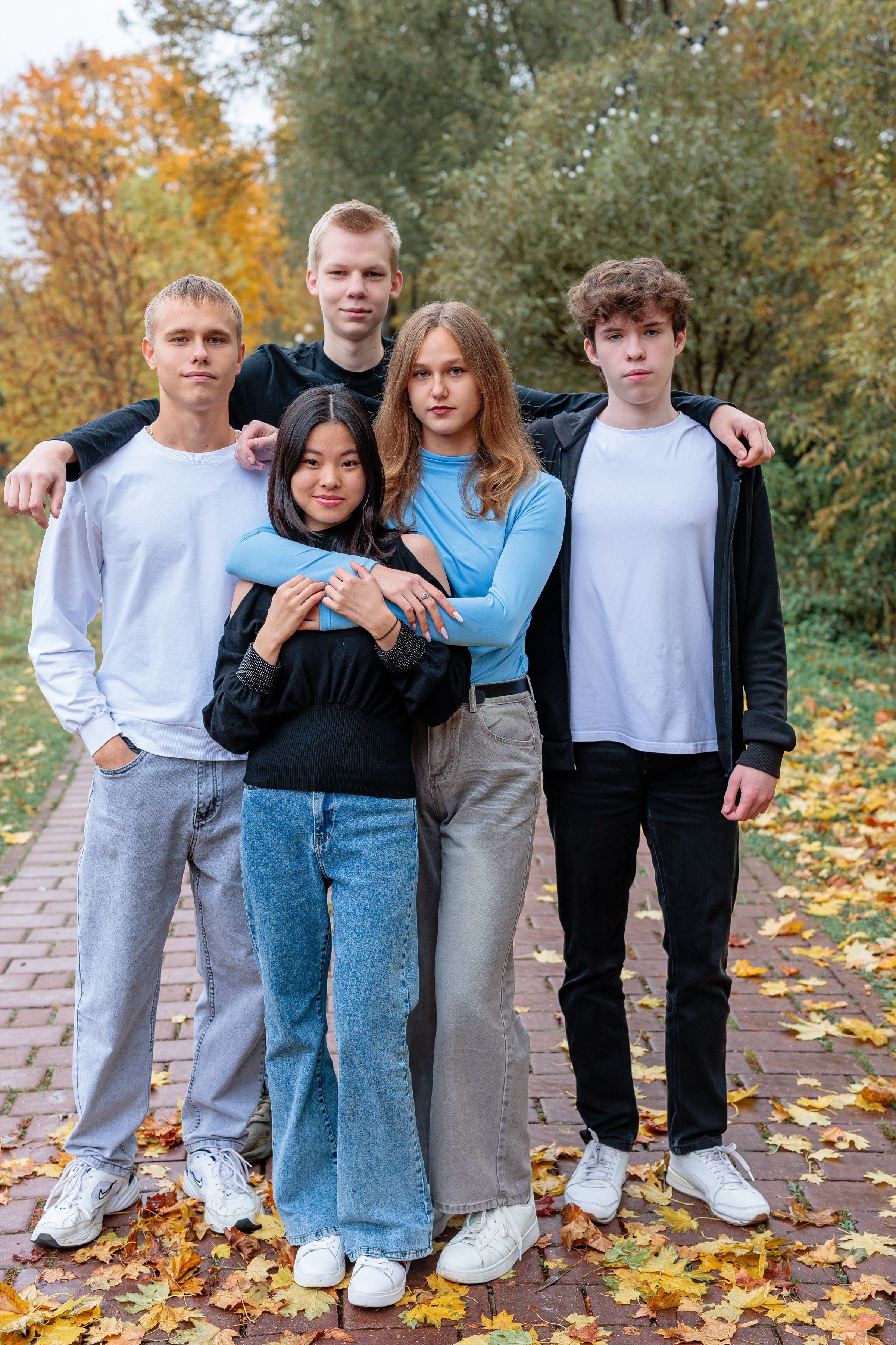 9/11 класс — осенняя прогулка. Выпускные альбомы Чехов, выпускные альбомы