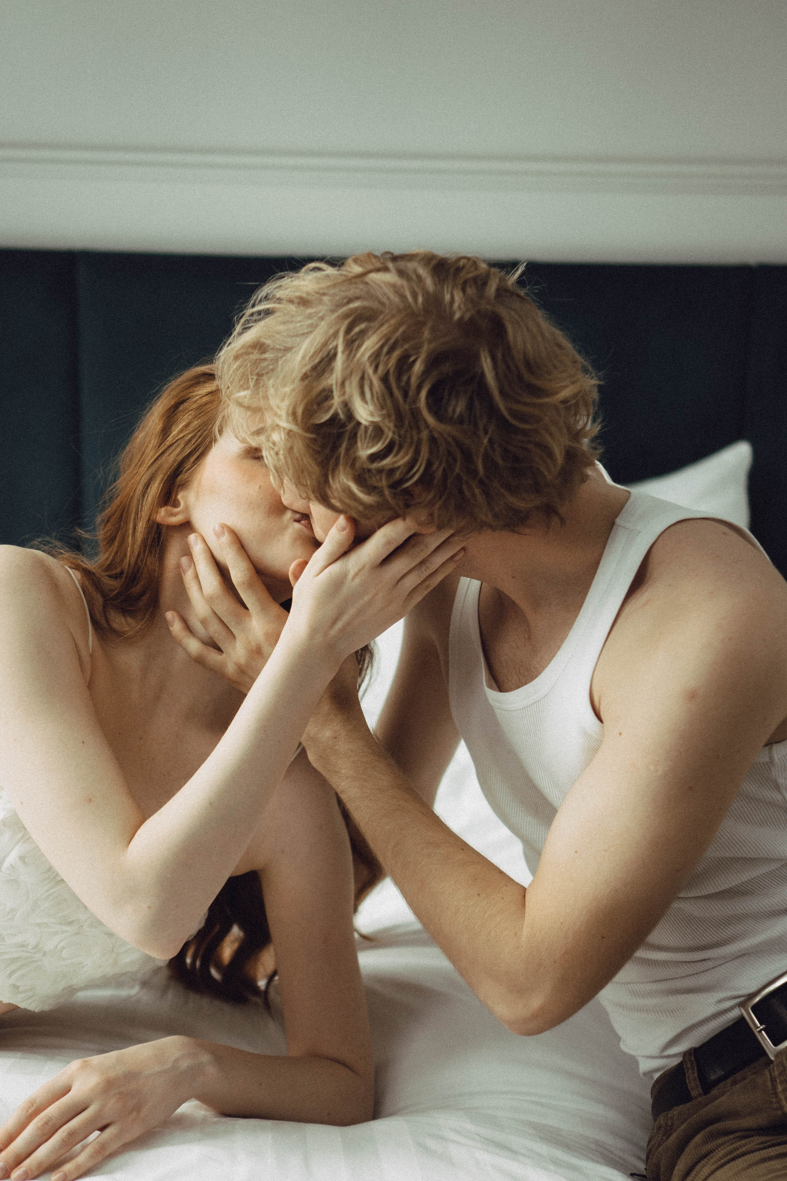 СВАДЕБНАЯ СЬЕМКА В ОТЕЛЕ. СБОРЫ ЖЕНИХА И НЕВЕСТЫ И ТАКЖЕ ТОР И ПОДГОТОВКА К ПРОГУЛКЕ. Профессиональный фотограф, Санкт-Петербург — Виктория Богомолова