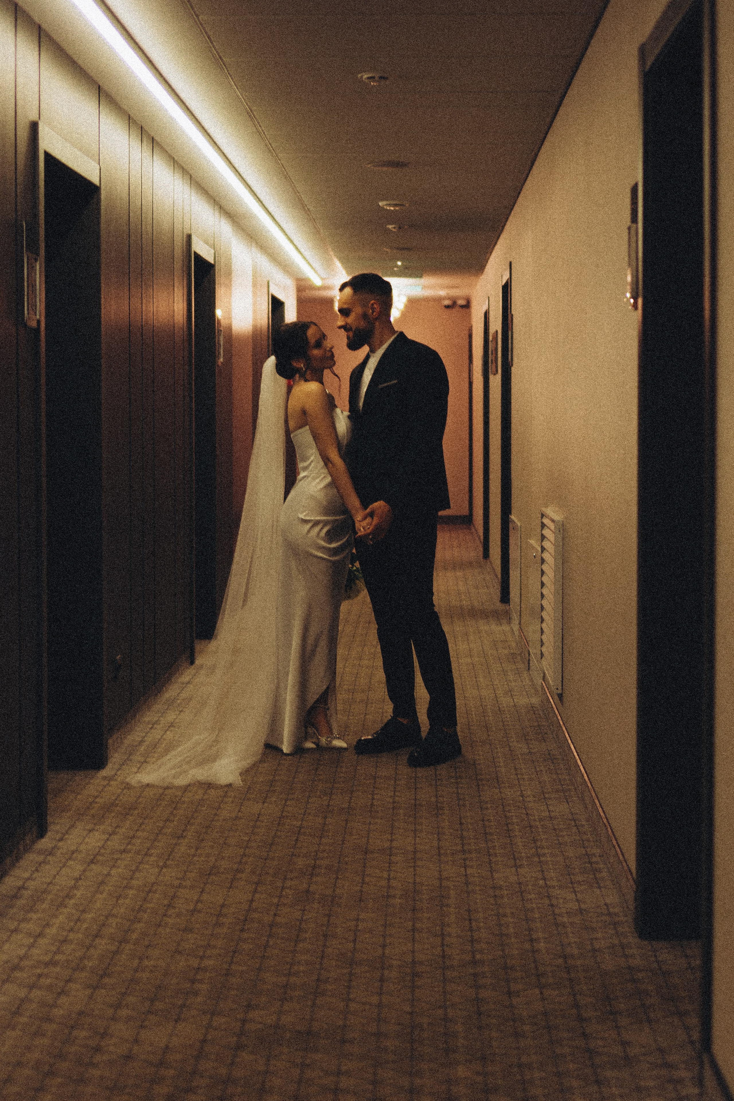 СВАДЕБНАЯ СЬЕМКА СБОРОВ ЖЕНИХА И НЕВЕСТЫ В ОТЕЛЕ И ТАКЖЕ ФОТОСЕССИИЯ В ОТЕЛЕЕ МЕГАПОЛИС БРЯНСК. Профессиональный фотограф, Санкт-Петербург — Виктория Богомолова