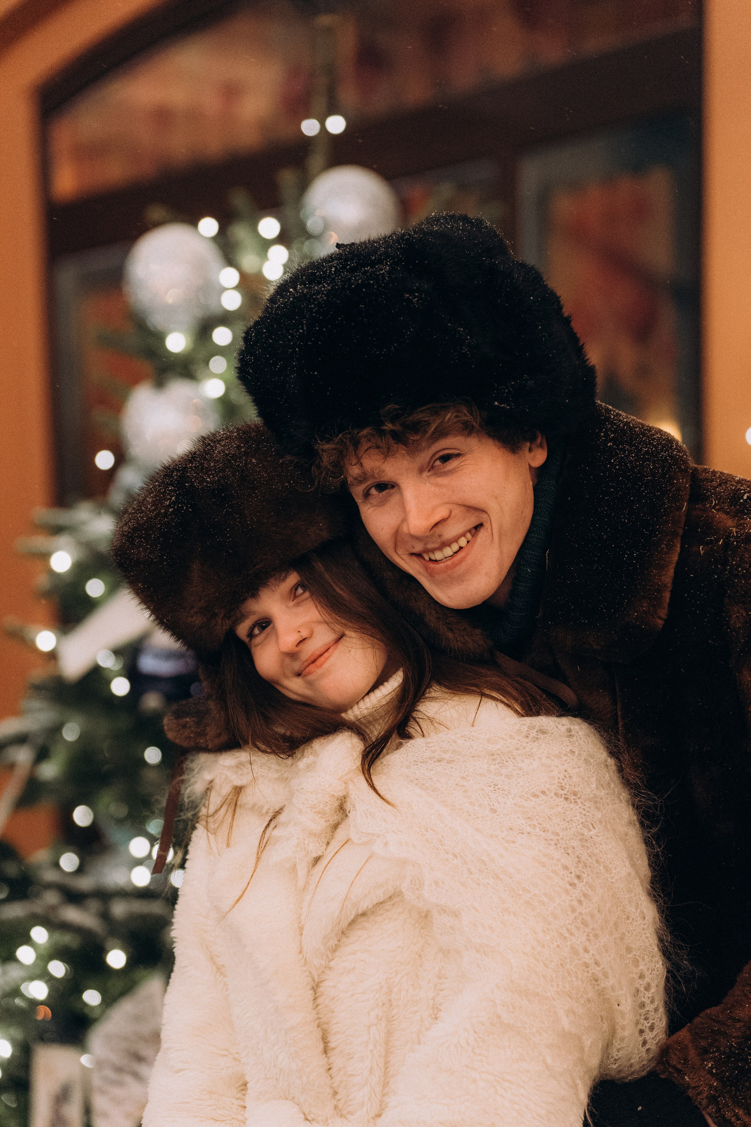 НОВОГОДНЯЯ ПРОГУЛКА ПАРЫ ПО ЧЕРНЫШЕВСКОЙ ПЕРЕД НОВЫМ ГОДОМ. Профессиональный фотограф, Санкт-Петербург — Виктория Богомолова