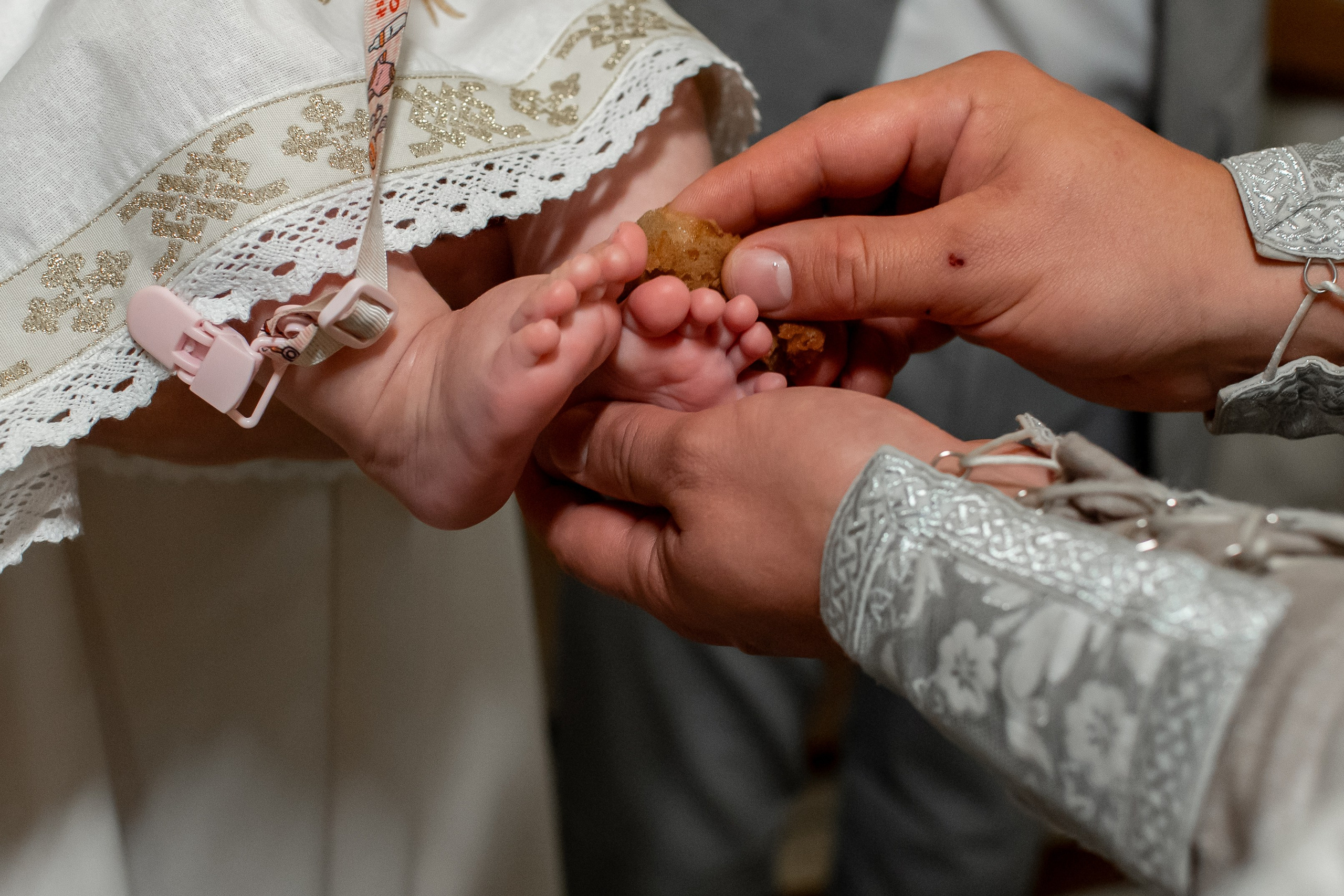 Крещение в Храме Воздвижения Креста Господня в Алтуфьеве. Профессиональный фотограф в Москве и Мо Мария Шантарёва
