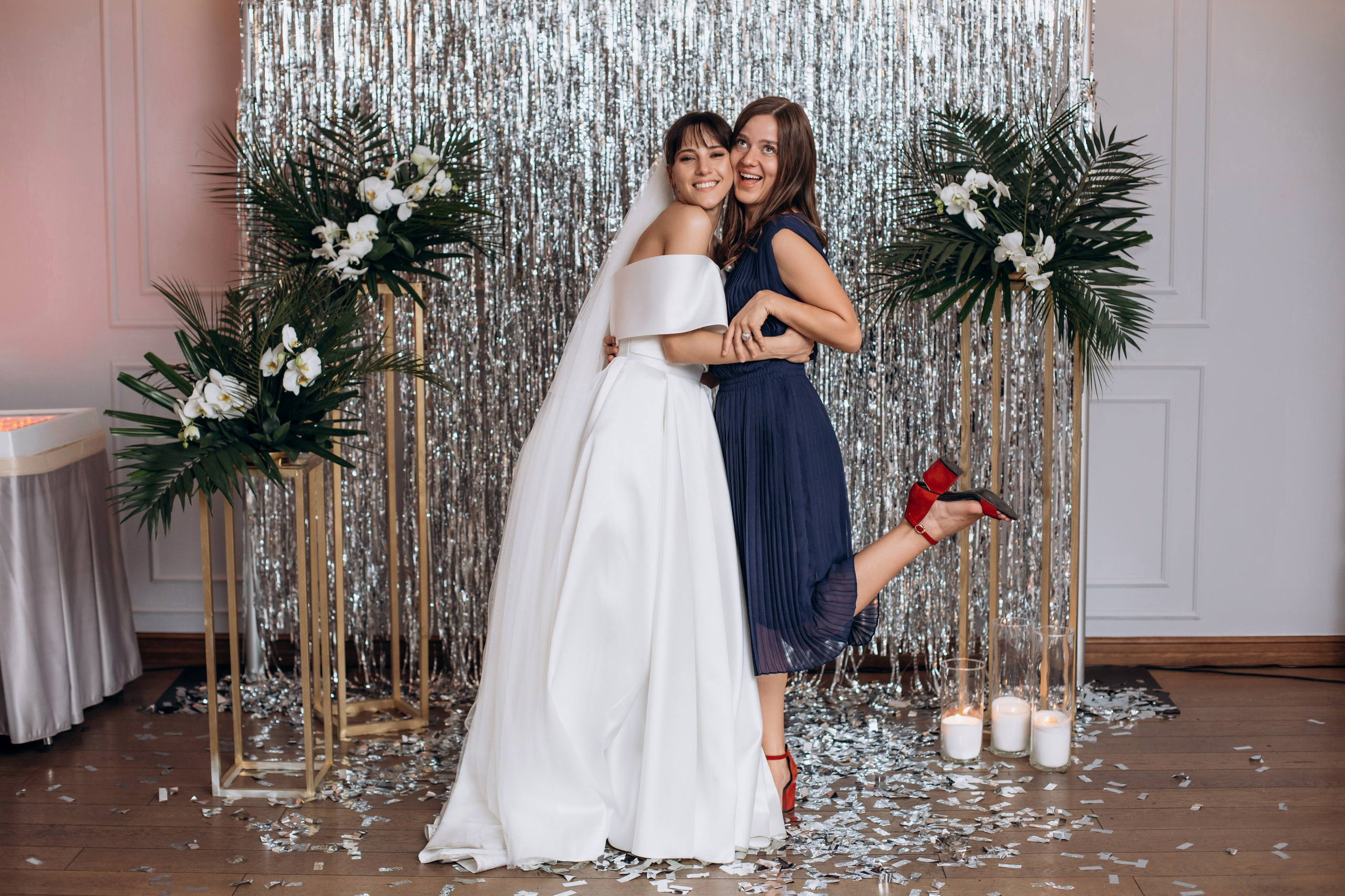 Свадьба на катере. Свадебный фотограф в Санкт-Петербурге Вика Стукачева