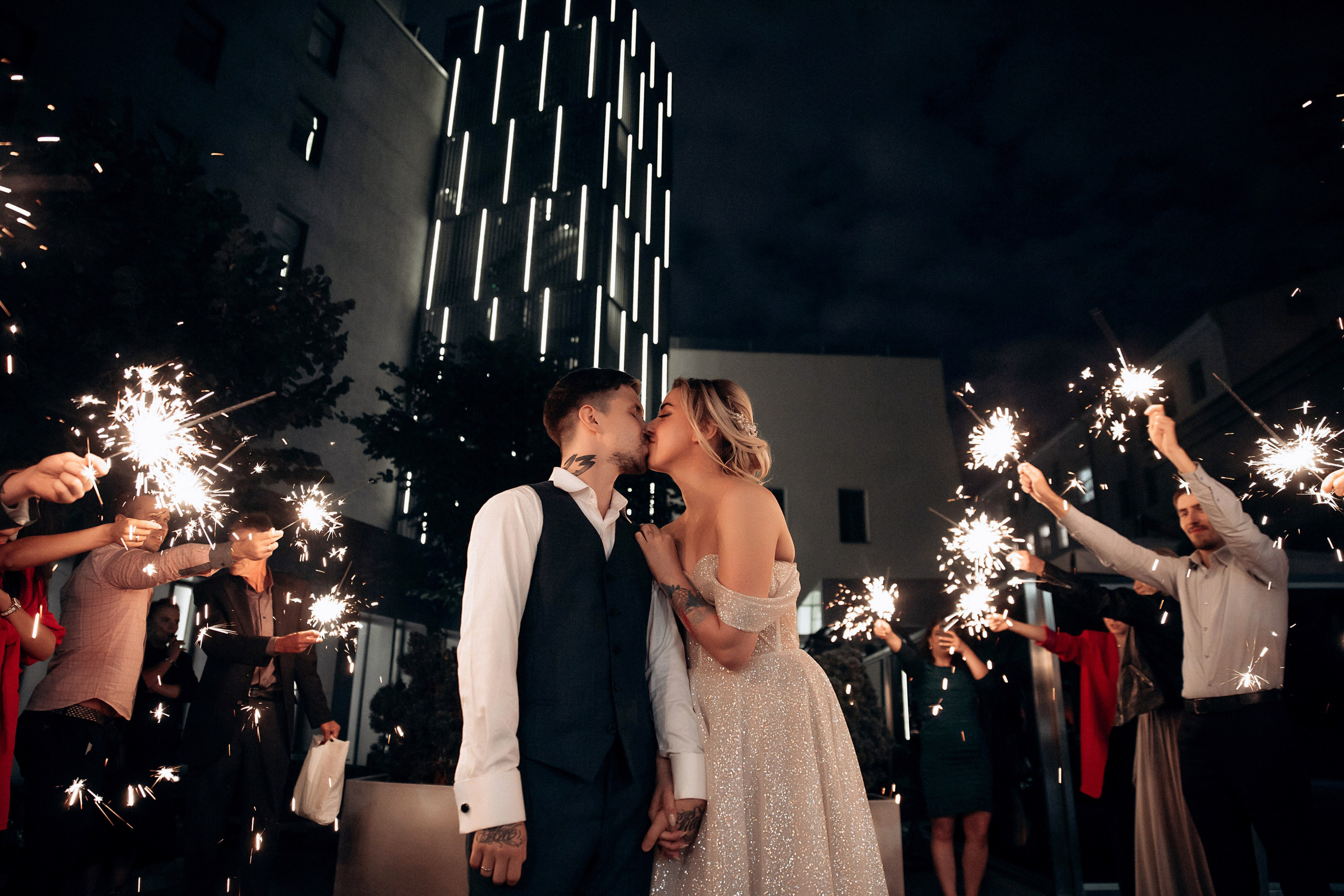 Неоновая свадьба. Свадебный фотограф в Санкт-Петербурге Вика Стукачева