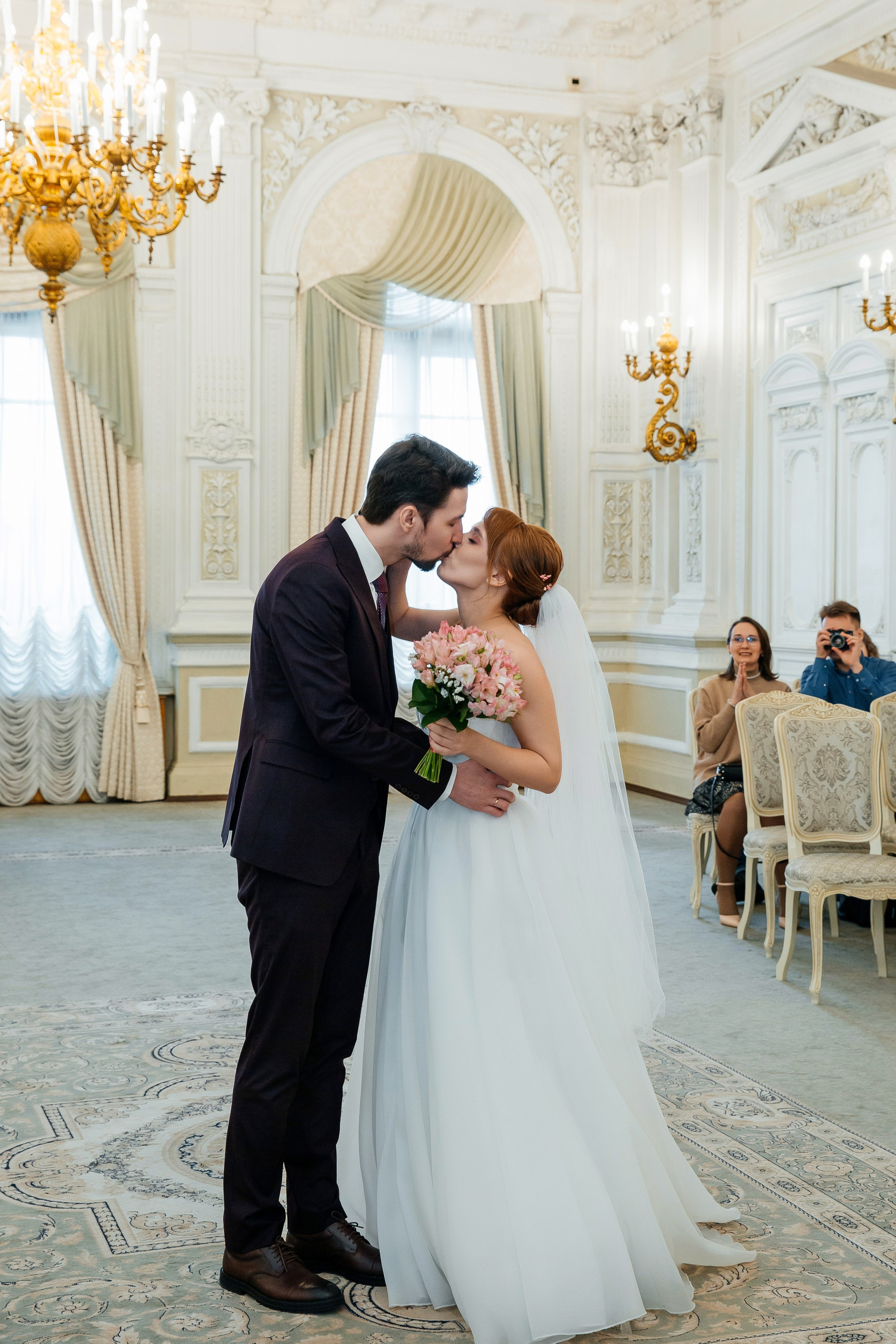 Первый ЗАГС и Фотосессия на Витебском в апреле. Свадебный фотограф в Санкт-Петербурге Вика Стукачева