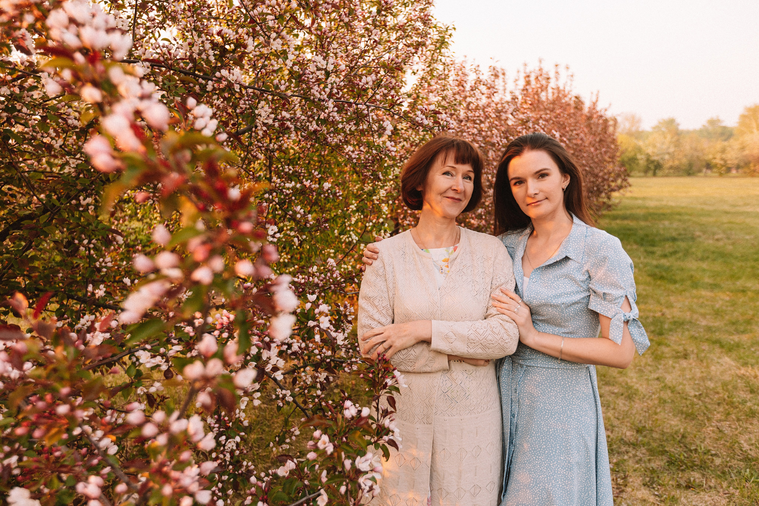 Яблони. Семейный фотограф Тюмень, фотограф на роды Салмина Мария