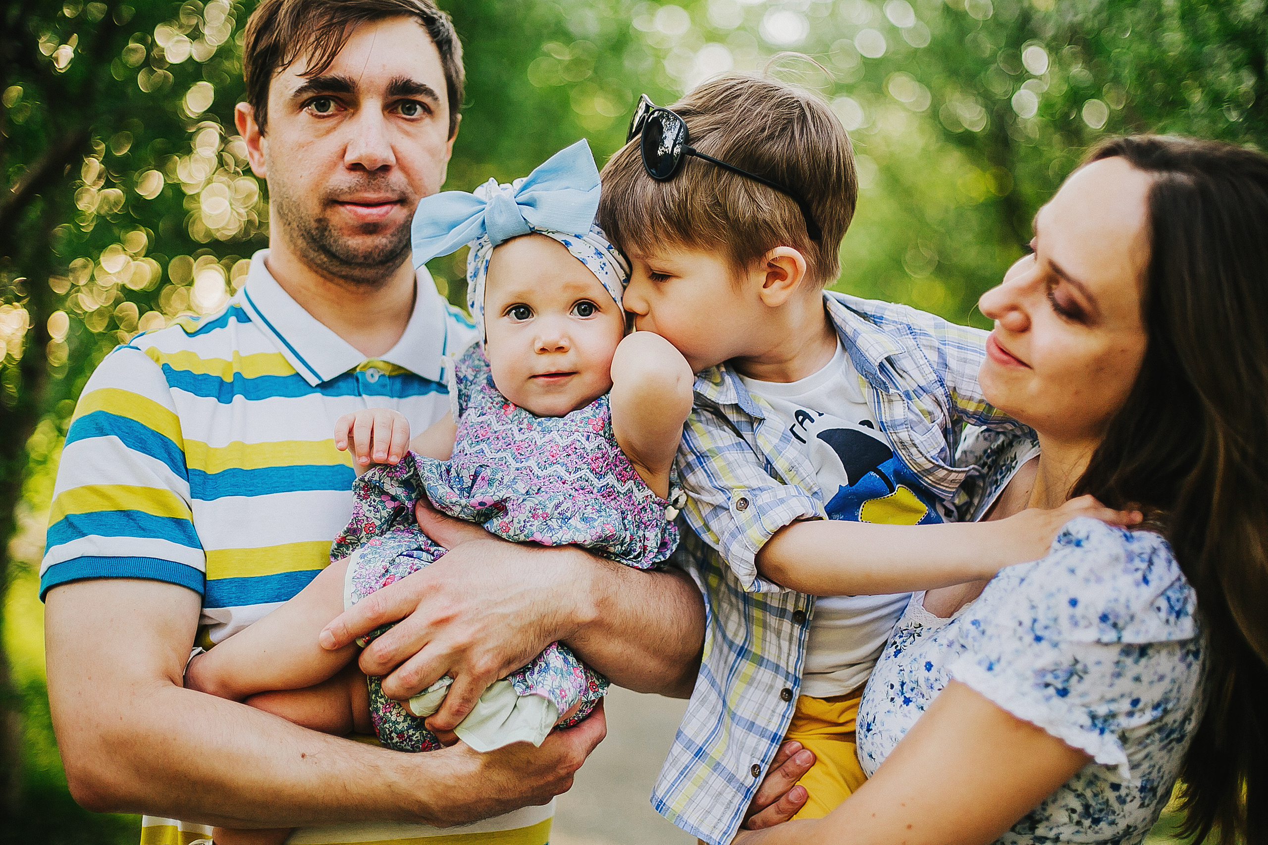 Миша, Маша и родители. Фотограф Полина Егорова город Тюмень
