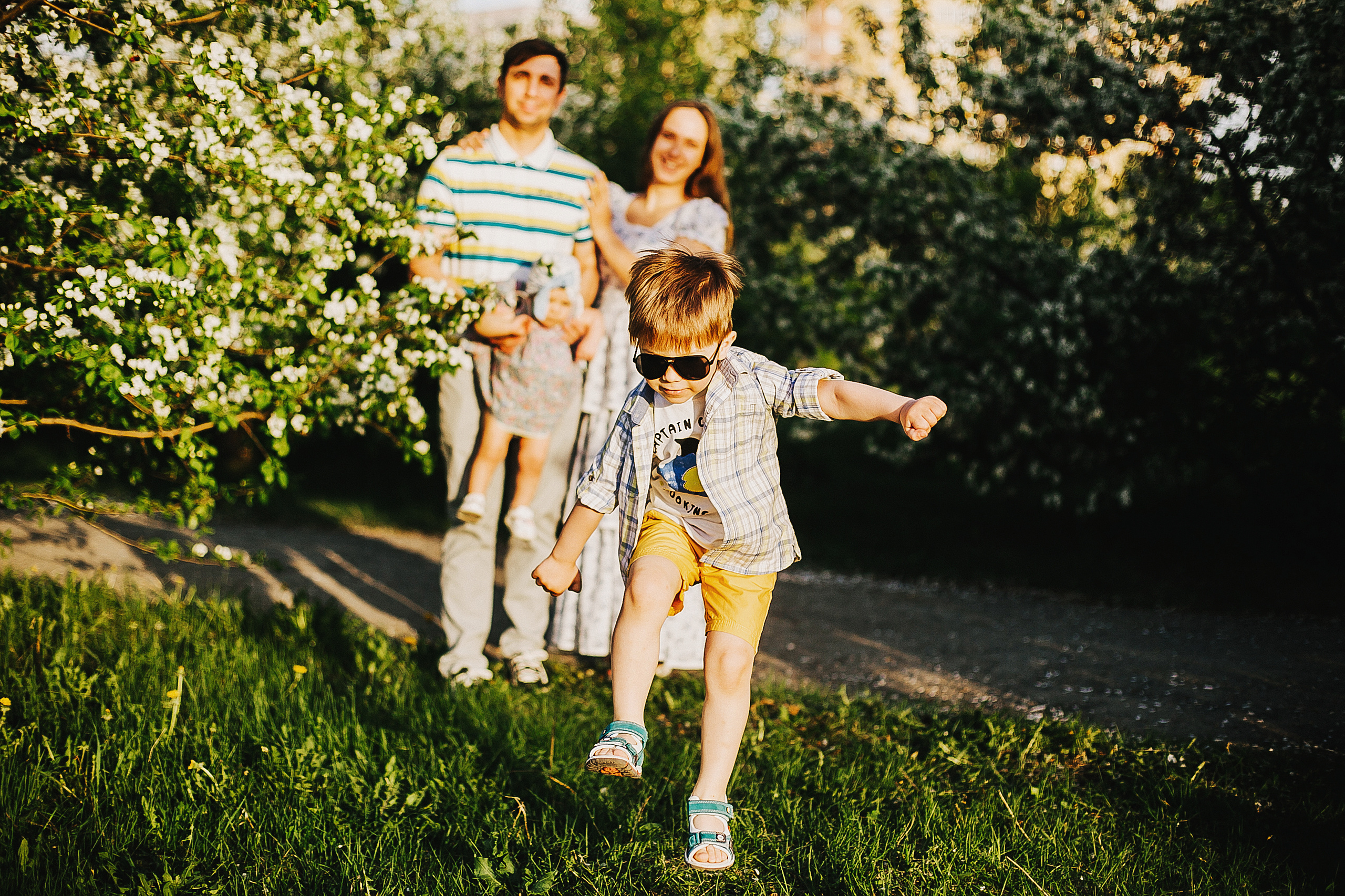 Миша, Маша и родители. Фотограф Полина Егорова город Тюмень