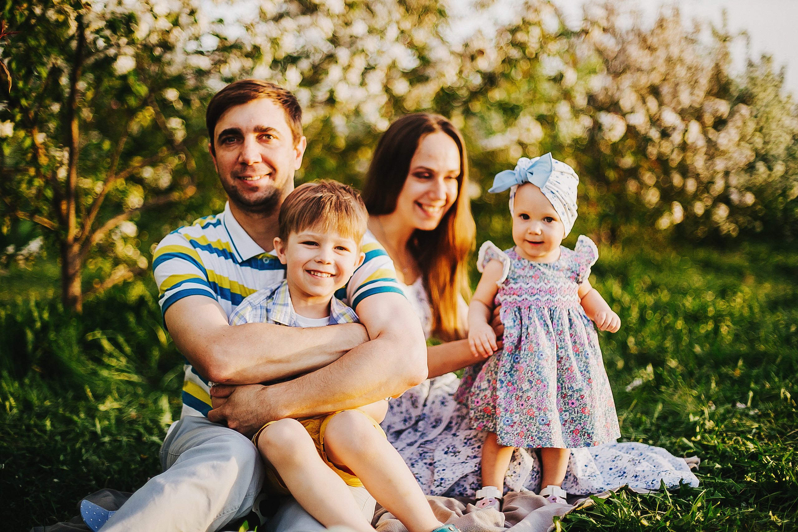 Миша, Маша и родители. Фотограф Полина Егорова город Тюмень