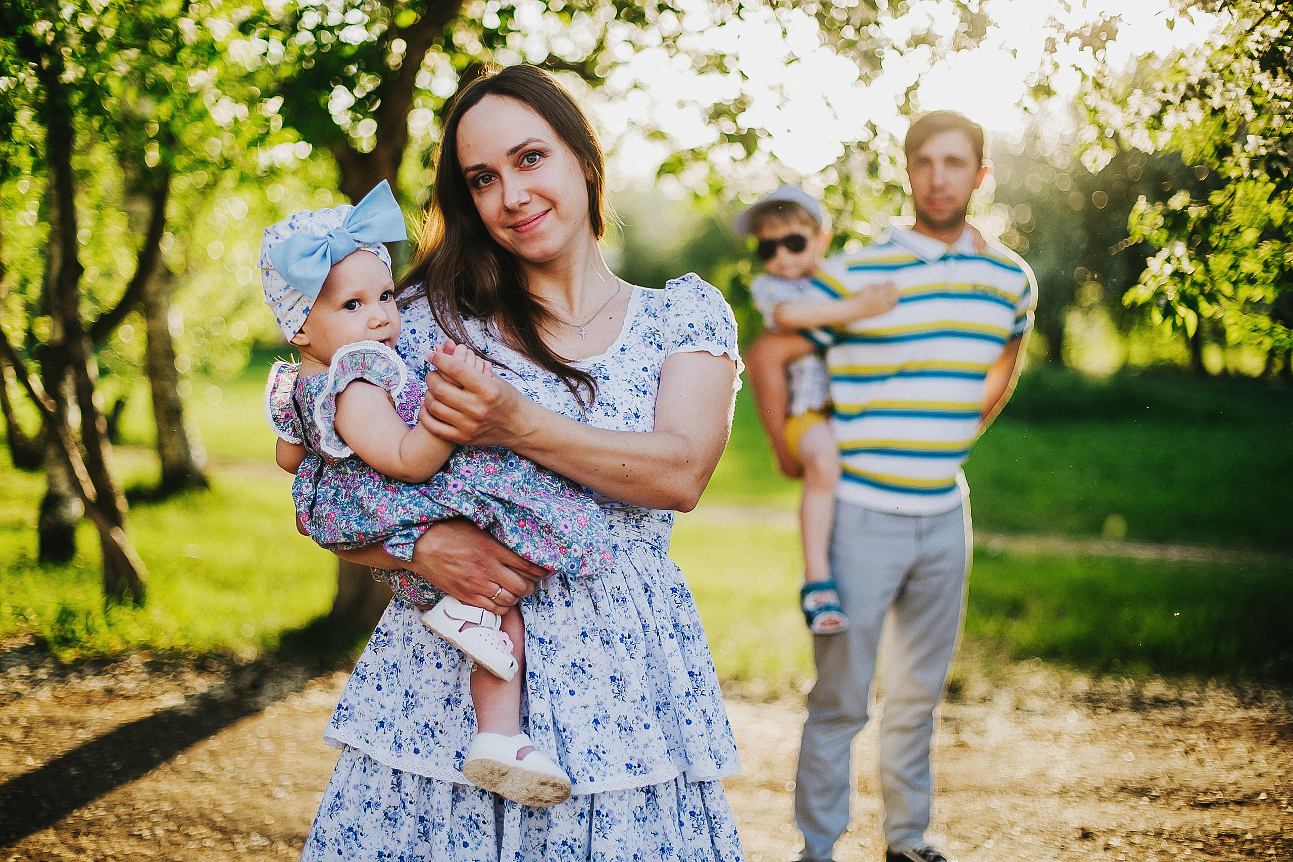Миша, Маша и родители. Фотограф Полина Егорова город Тюмень
