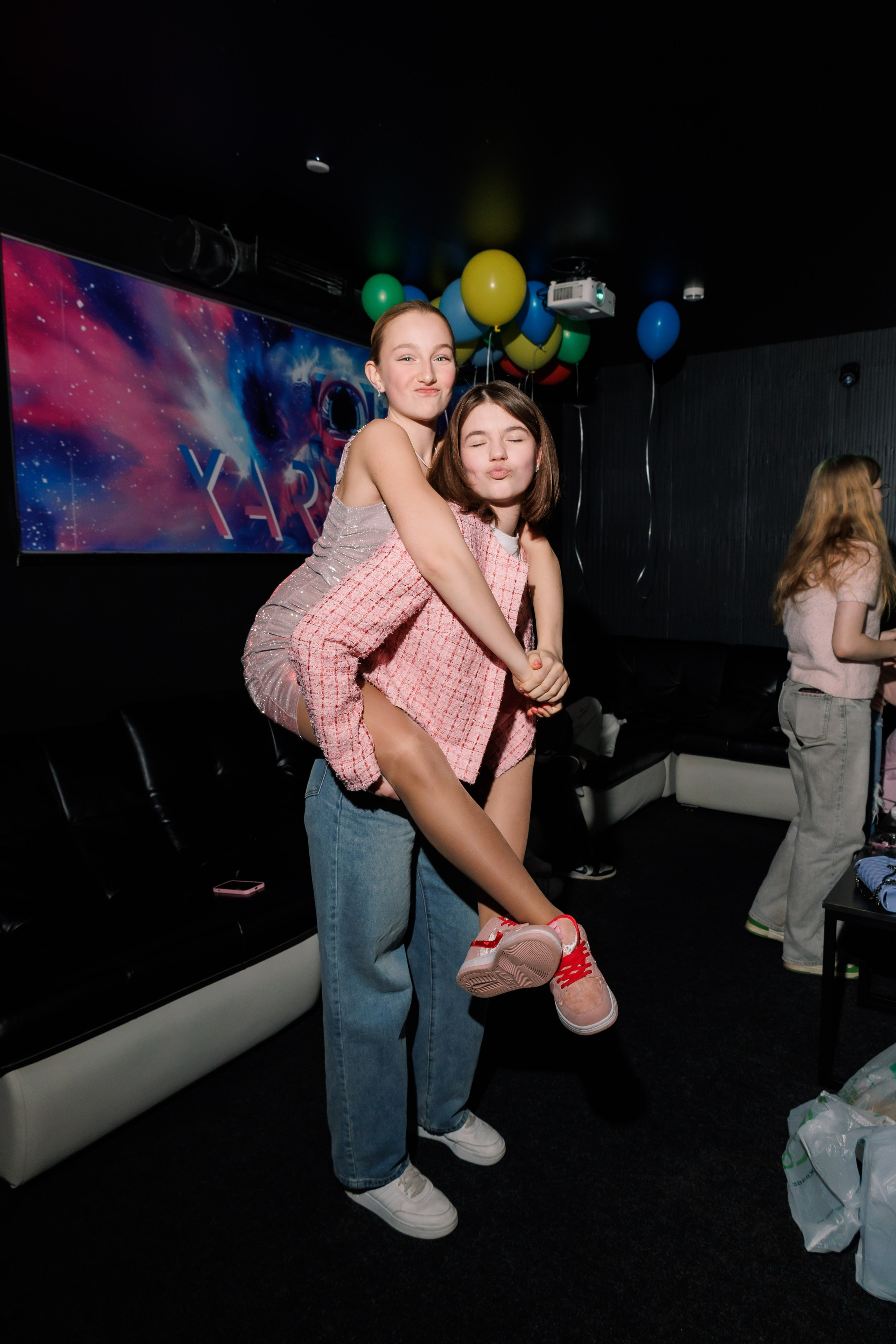 День Рождения в караоке. Фотограф в Москве Дмитрий Емельянов