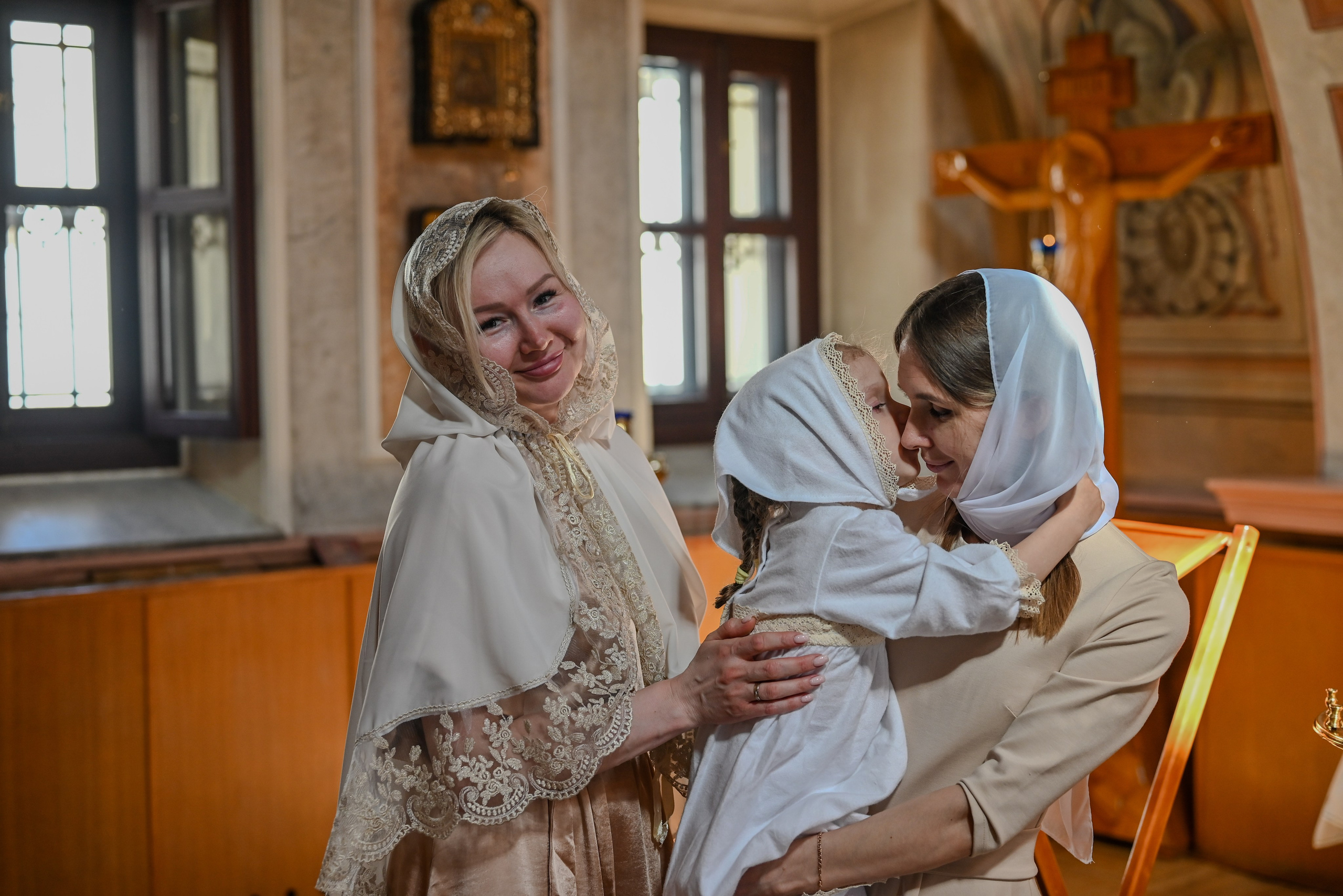 Крещение мама Анна. Семейный и детский фотограф Москва