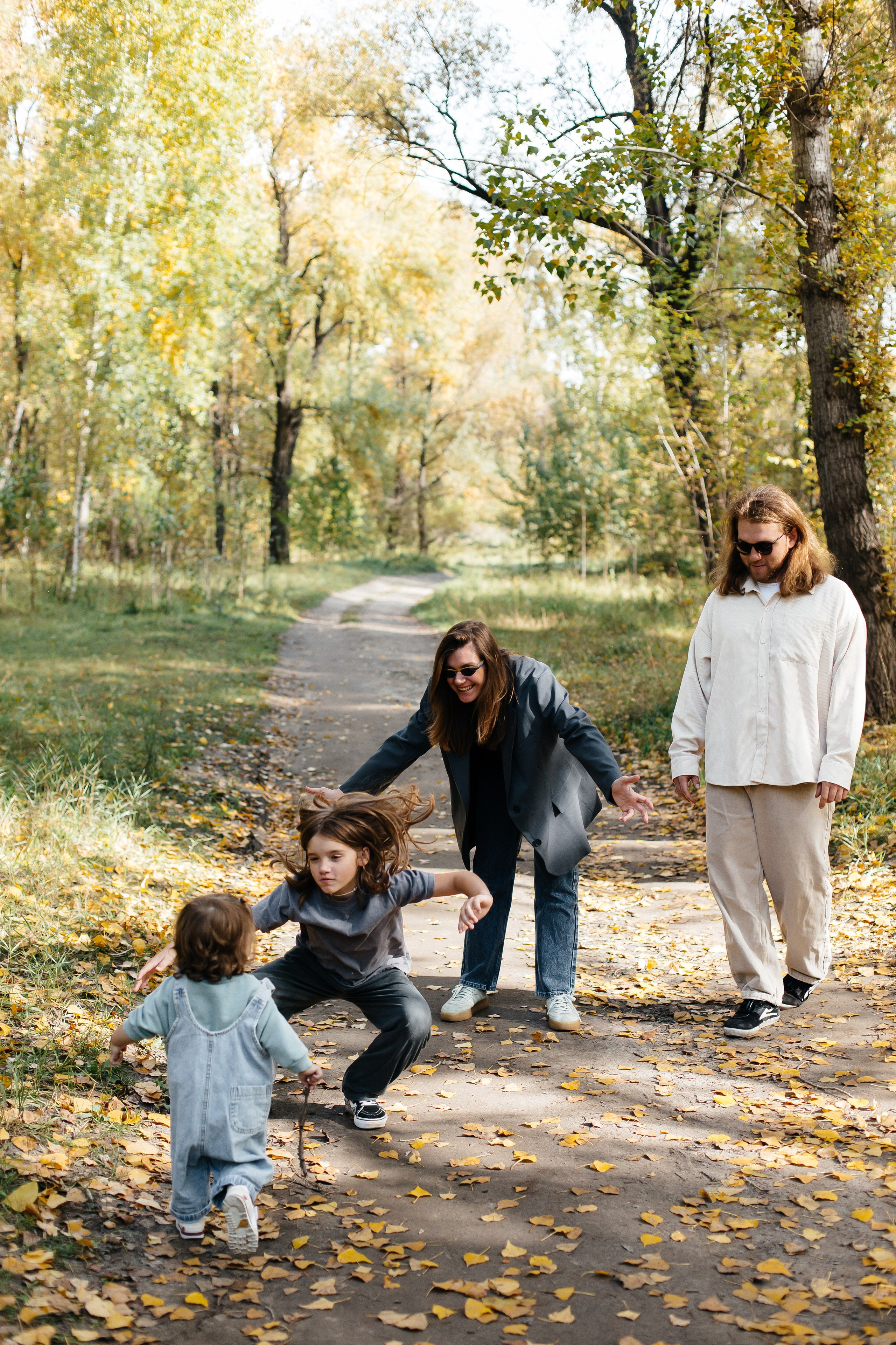 Выманивает из квартир природа нас на выходные. Осенний лес — особый мир. Ведут тропинки потайные…. Душевный фотограф Ваших самых ярких событий Марина Погребняк