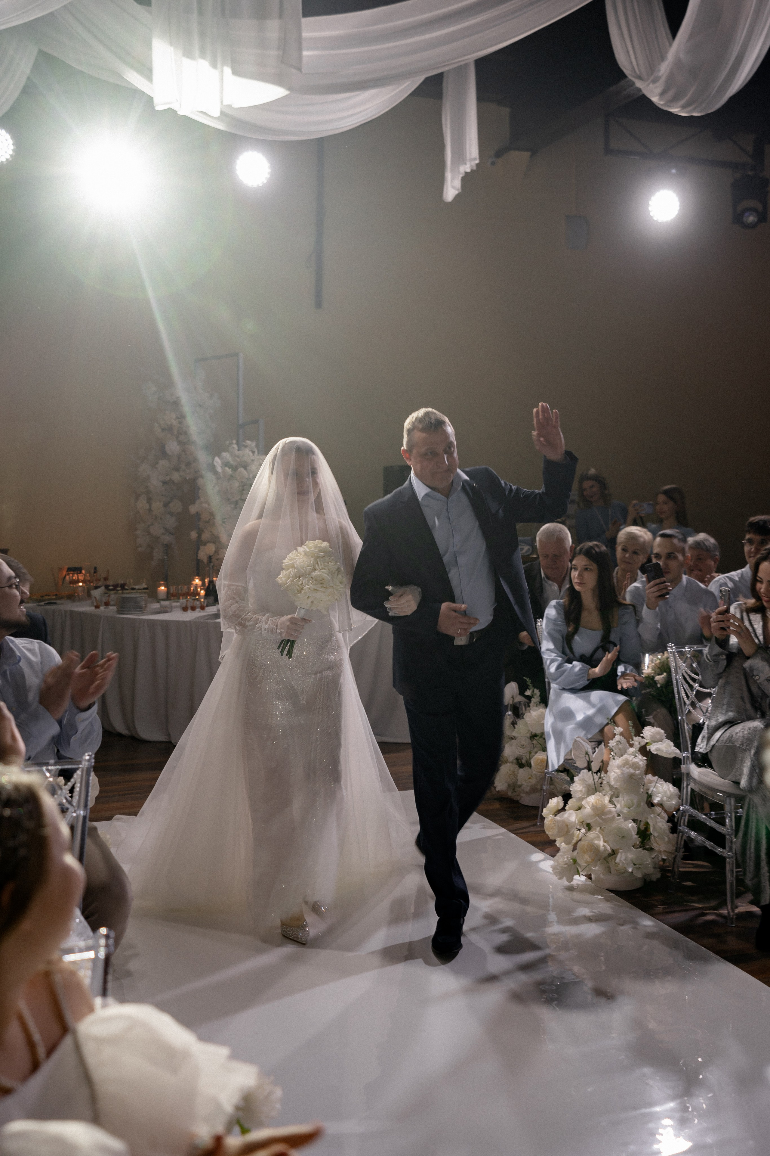 СВАДЕБНАЯ СЬЕМКА СБОРОВ В ОТЕЛЕ И ВЫЕЗД НА ЦЕРЕМОНИЮ (СНЯТО В СИБИРЕ В НИЖНЕВАРТОВСКЕ). Профессиональный фотограф, Санкт-Петербург — Виктория Богомолова