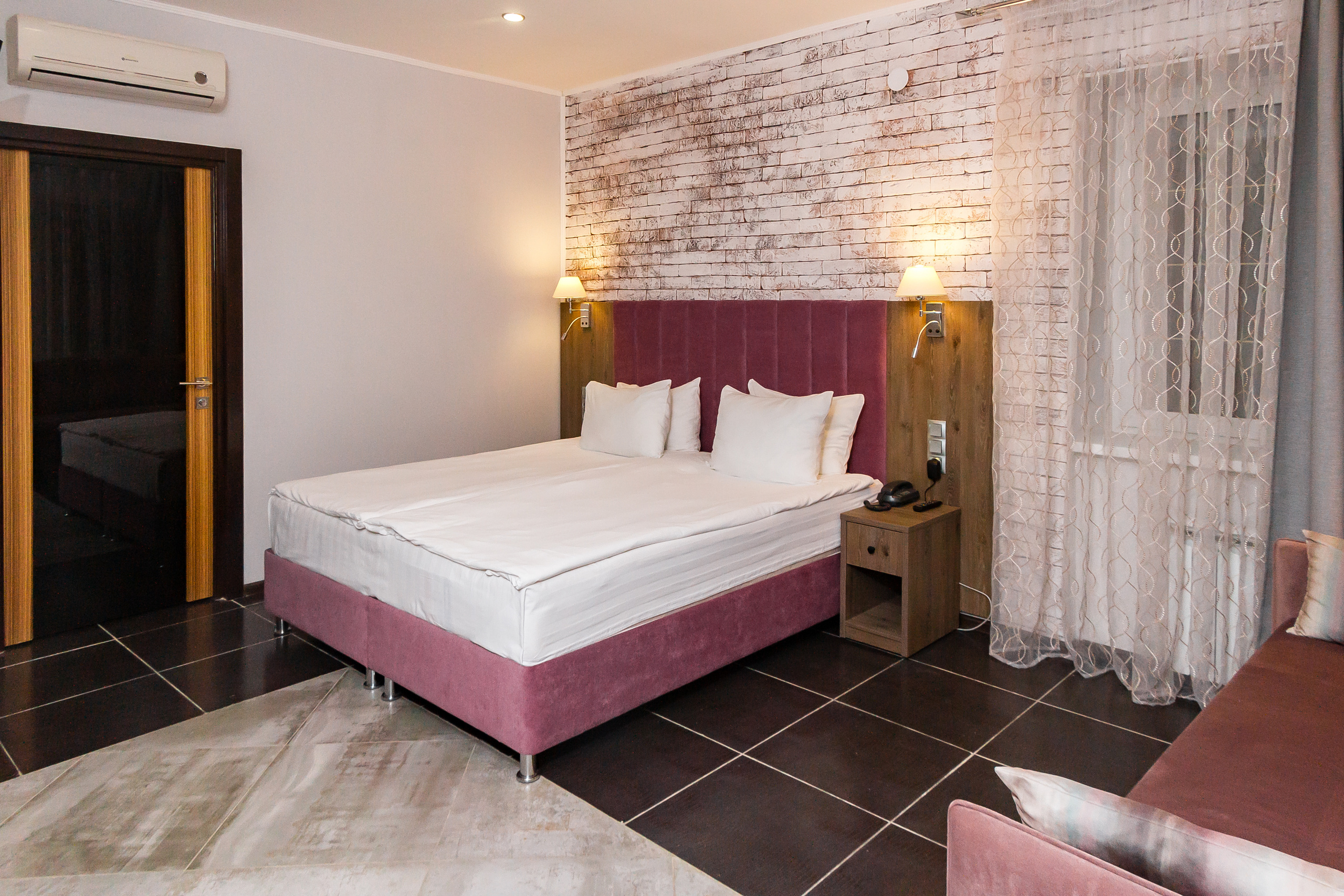 Интерьеры номеров отеля. Фотографиня Мария Дикова