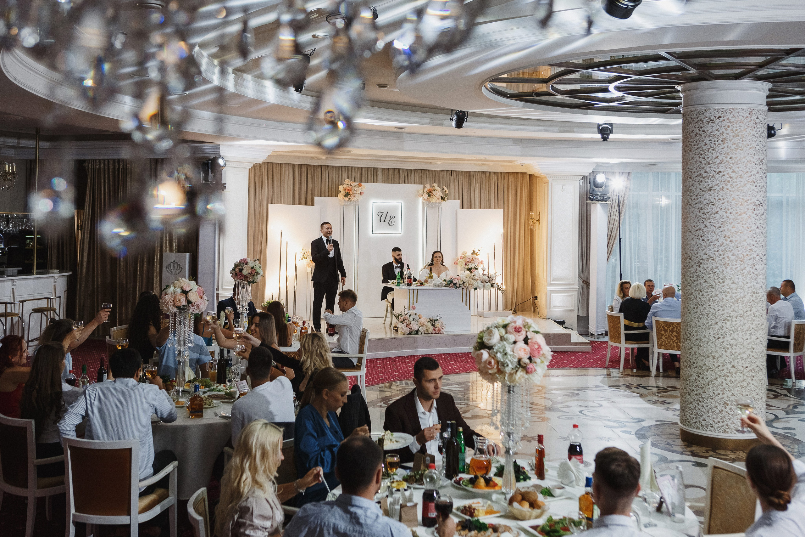 Фотограф в Таганроге летняя свадьба: Романтическая свадебная прогулка. Свадебный и семейный фотограф в Таганроге Бакарюк Антон