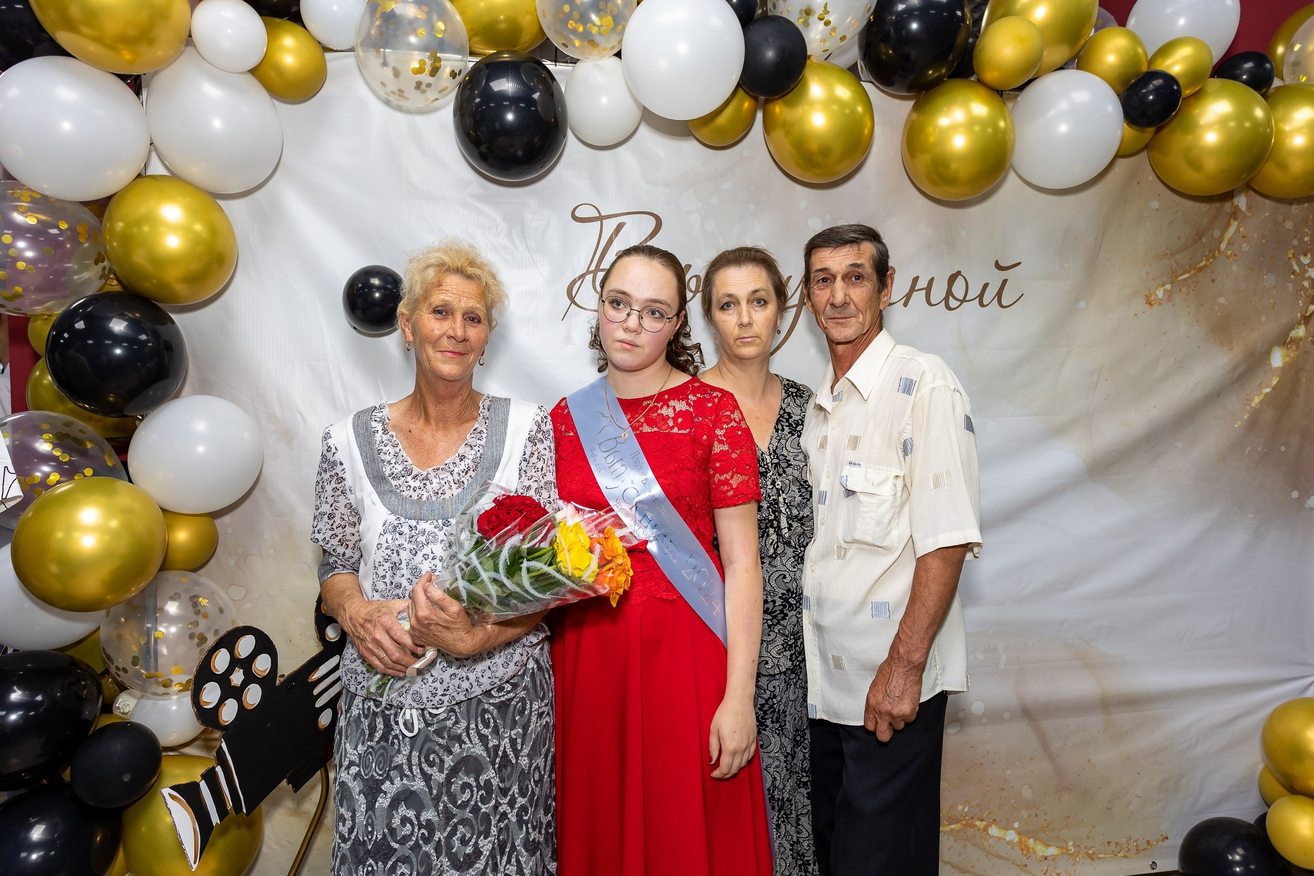 Вручение аттестата и выпускной вечер. Выпускные альбомы Майкоп, Краснодар Елена Золотарева