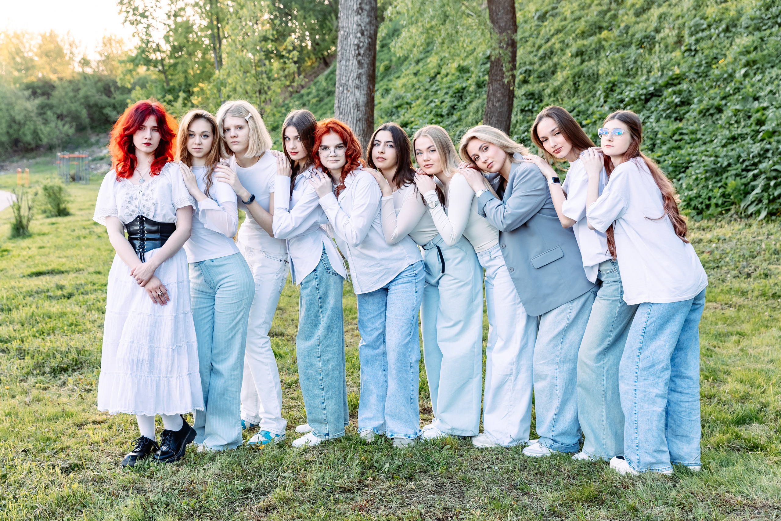 Позирование группы. Выпускные альбомы для детского сада и школы