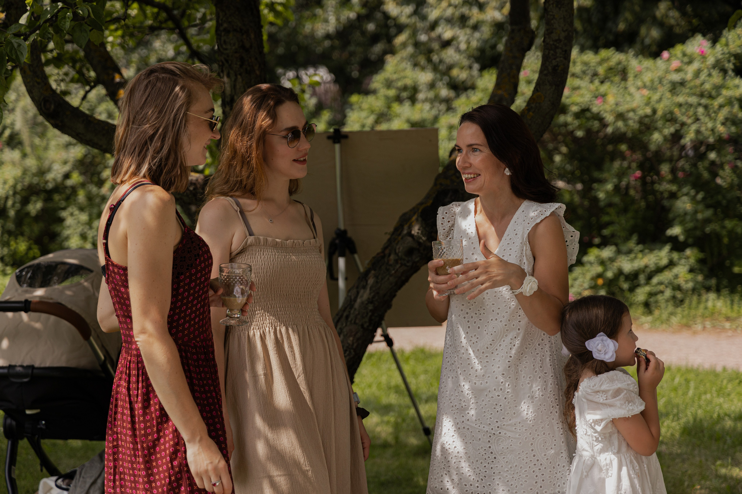 МК Пион (пикник в парке). Анастасия Ракчеева Художник