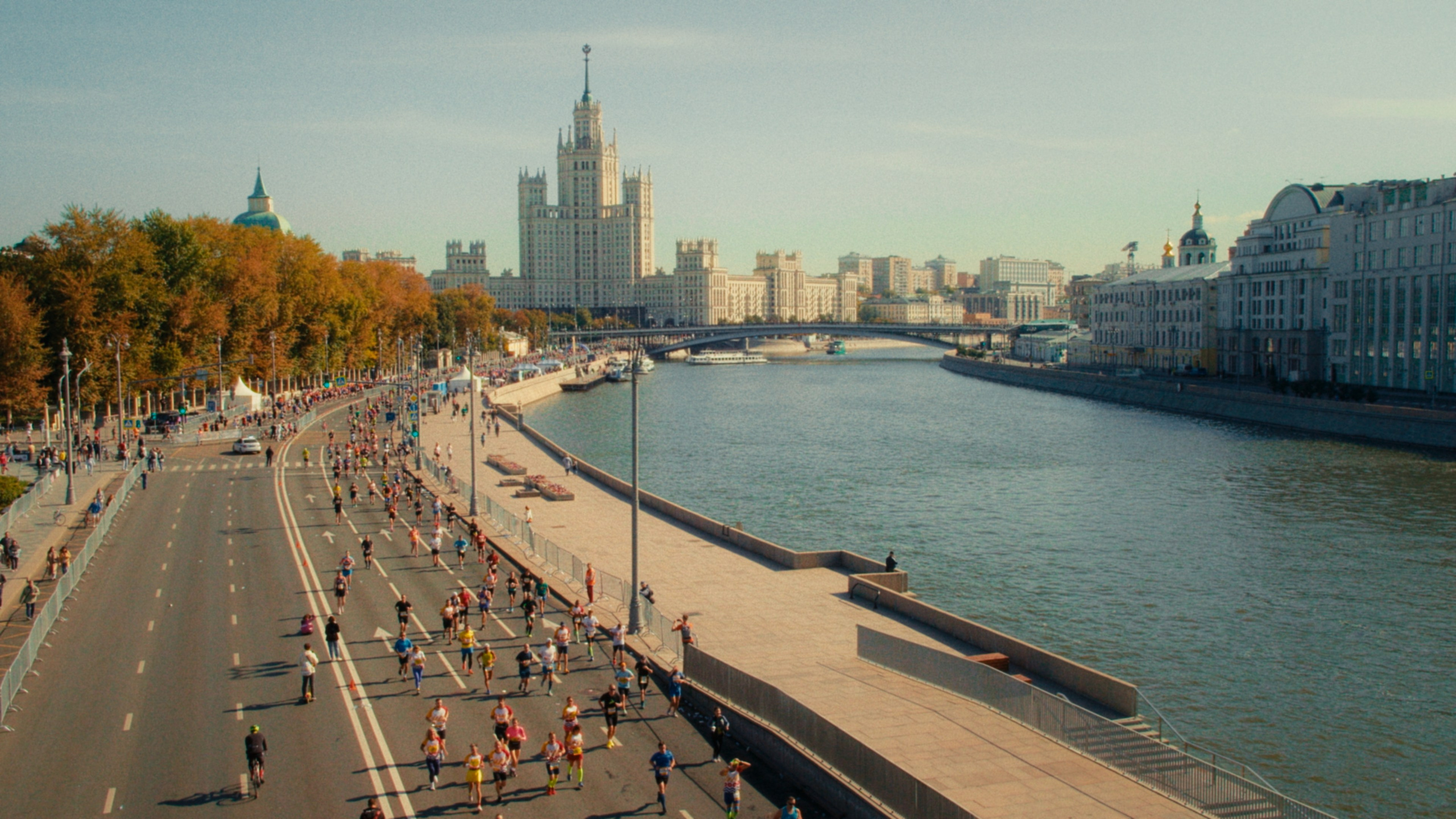Документальный фильм Бегом по России, люди с неограниченными возможностями. Цветокоррекция кино, рекламы и клипов. В Алматы и по всему миру. Юрий Косяков