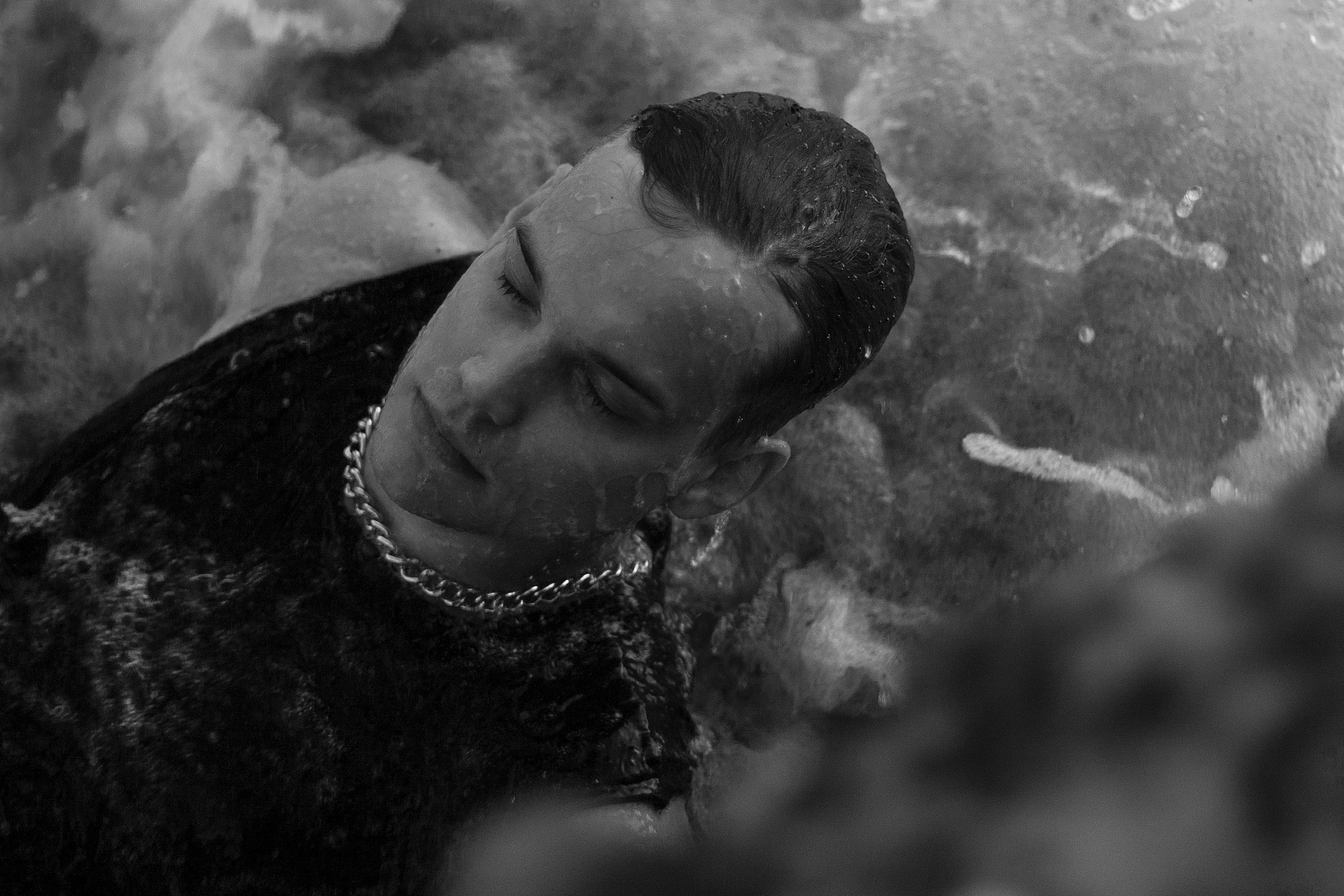 Мужская фотосессия в море. Свадебный и индивидуальный фотограф Никита Роут | Москва