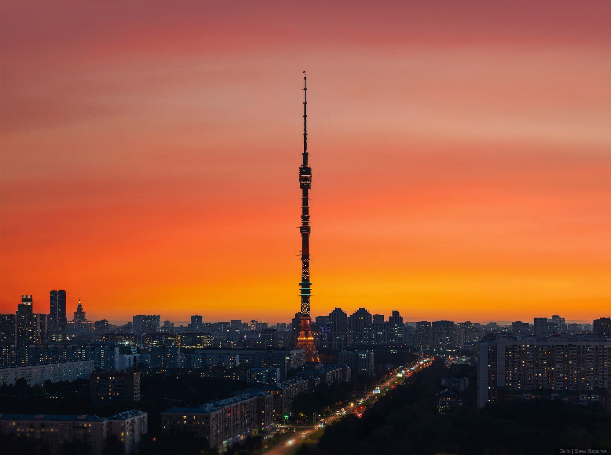 Останкинская телебашня на фоне заката