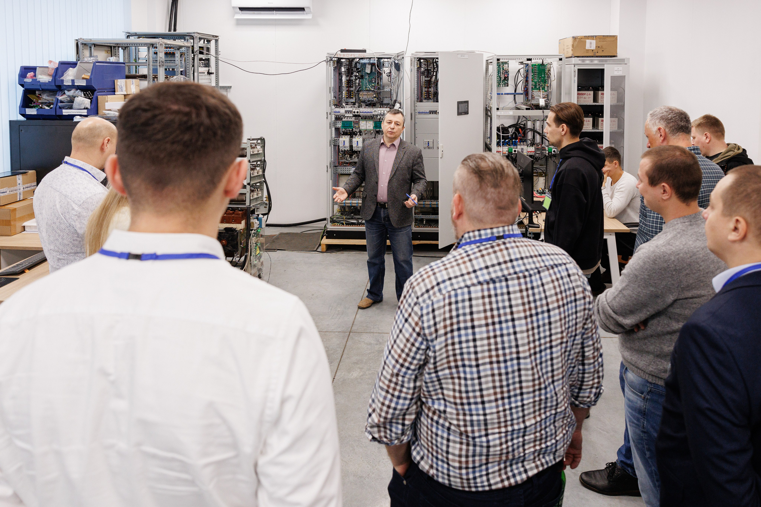 Вольтаг — Экскурсия по производству. Контент для бизнеса в Екатеринбурге Полдень Медиа