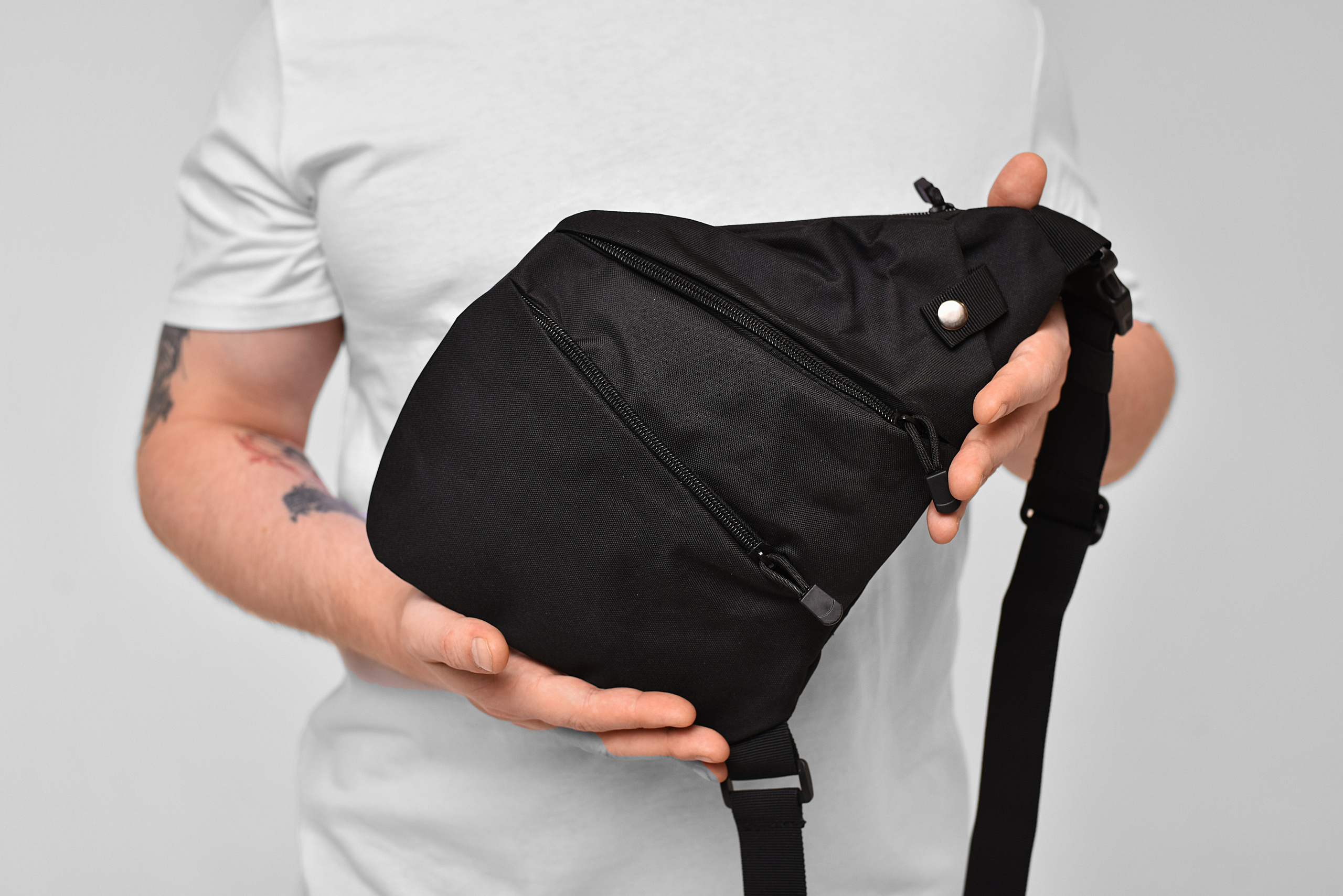 Кейс «Мужские сумки» для маркетплейсов. Фотограф Таина Комбарова