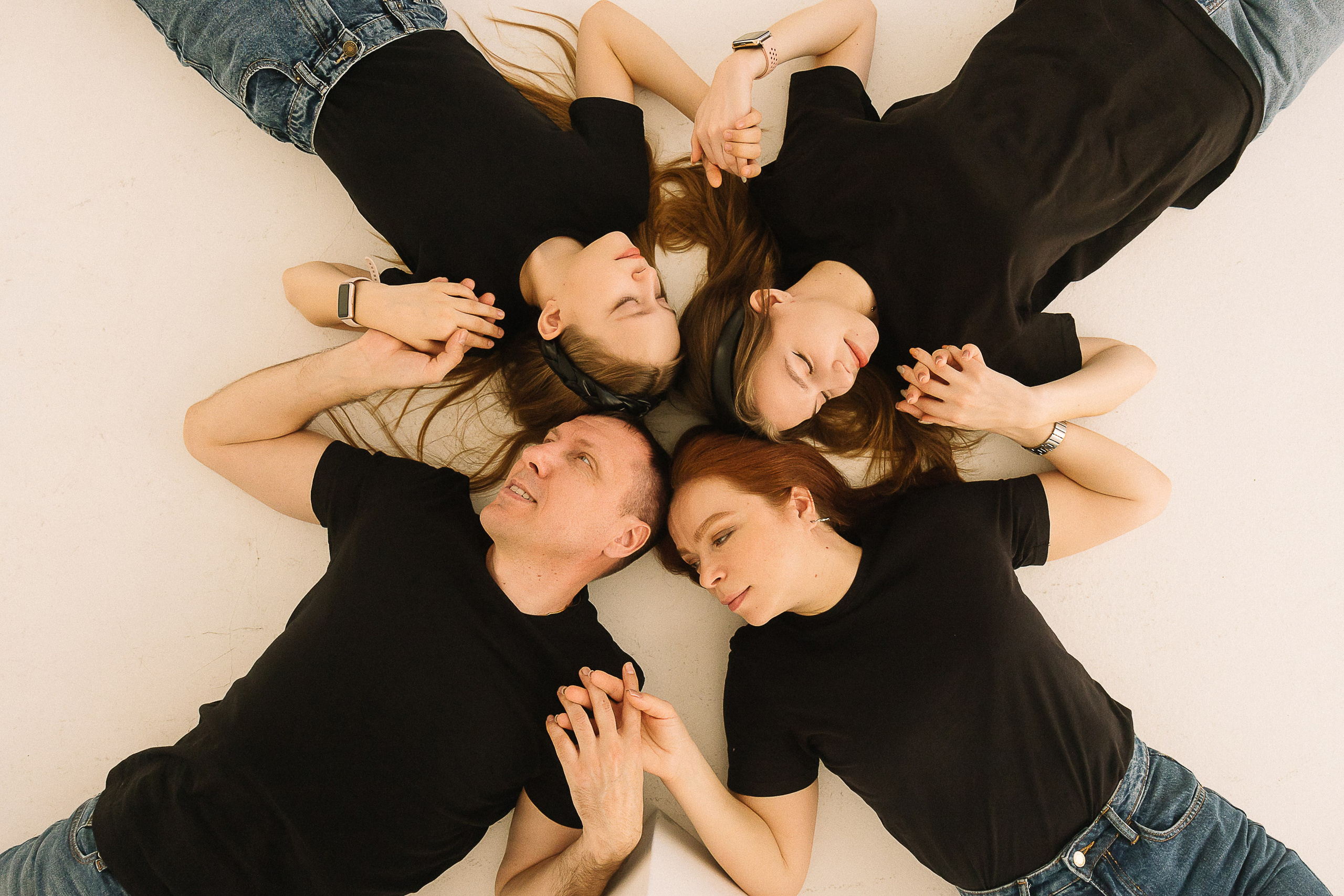 Семейная фотосессия в фотостудии. Семейный фотограф в Томске Максимова Екатерина