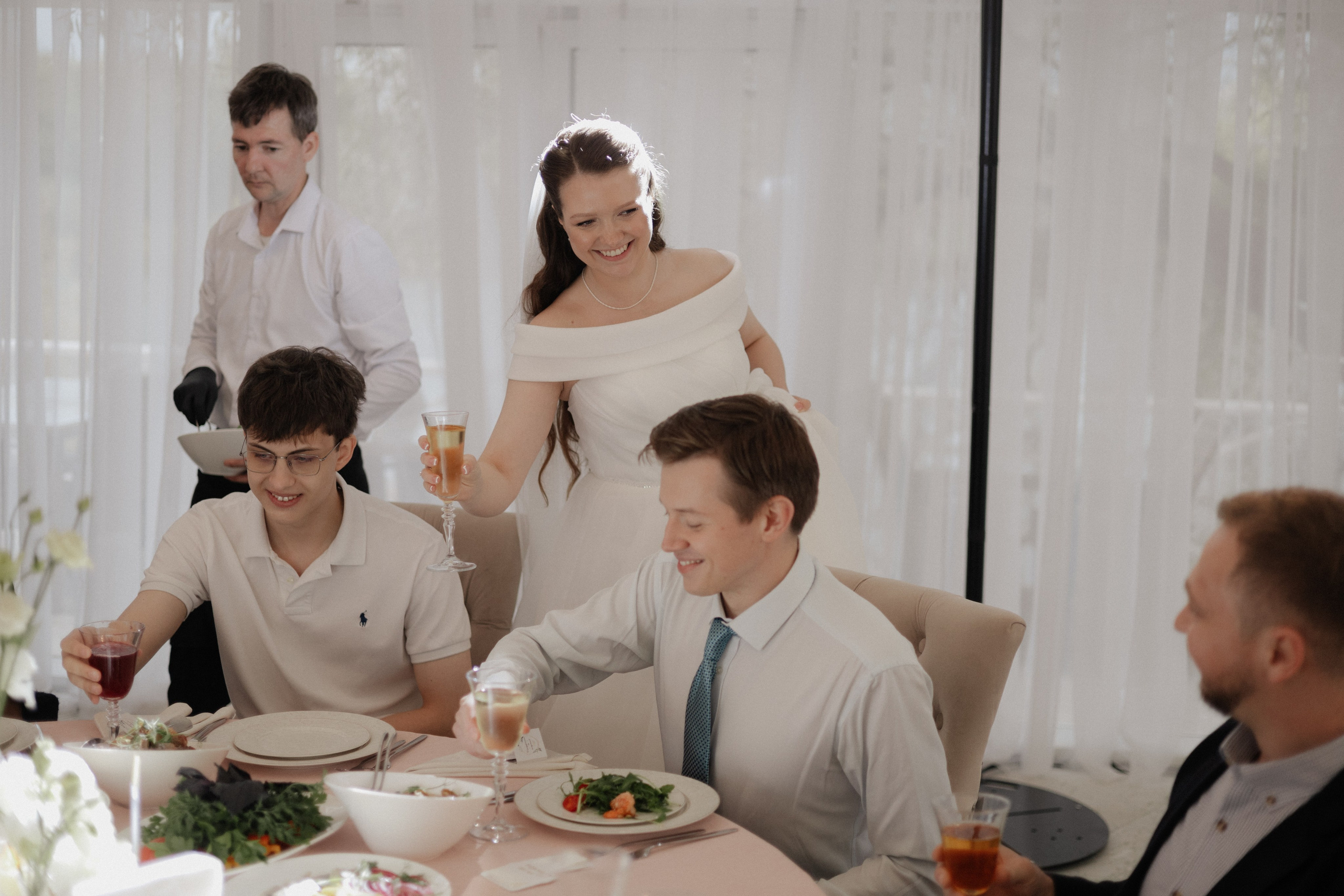 Аня и Саша. Свадьба в Юдино парк. Свадебный и портретный фотограф в Москве Анастасия Масюк