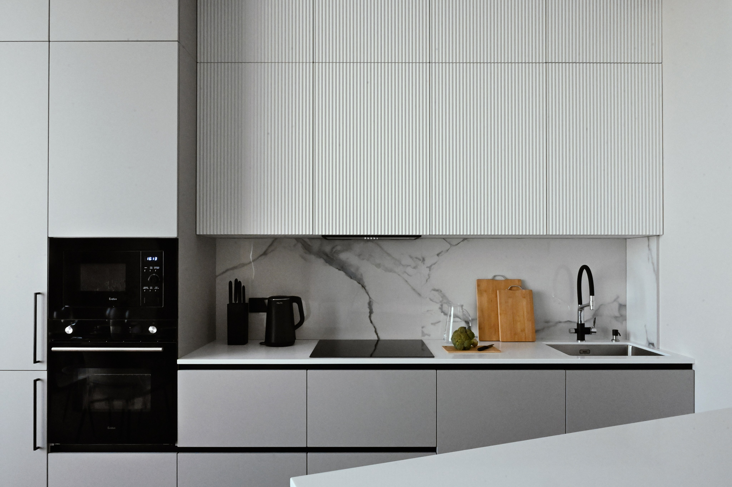 Башня Исеть дизайнер Вероника Миллер. Мебель на заказ