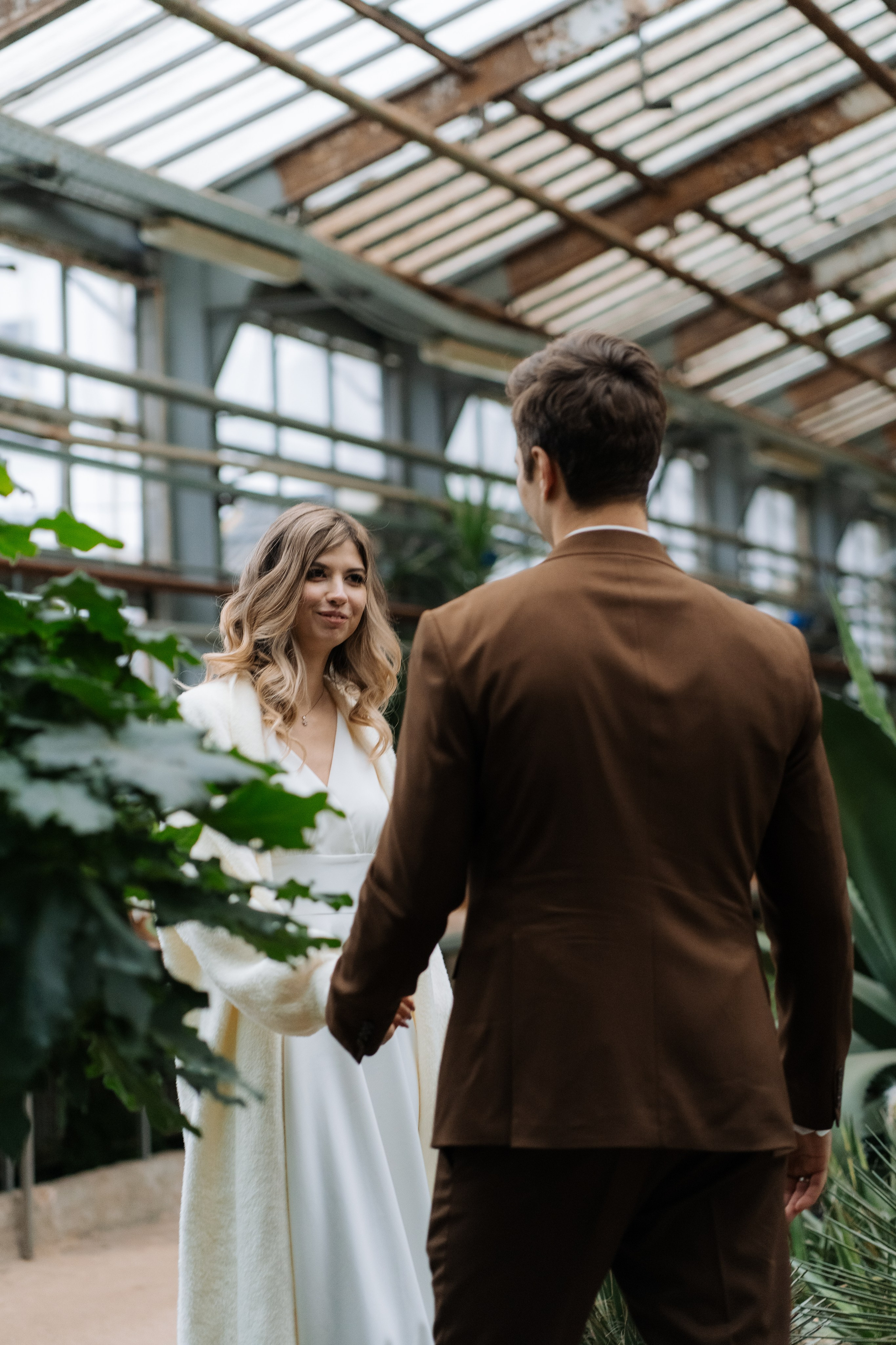 Свадебная фотосессия в оранжерее, Москва. Свадебный фотограф в Москве Анна Полушина