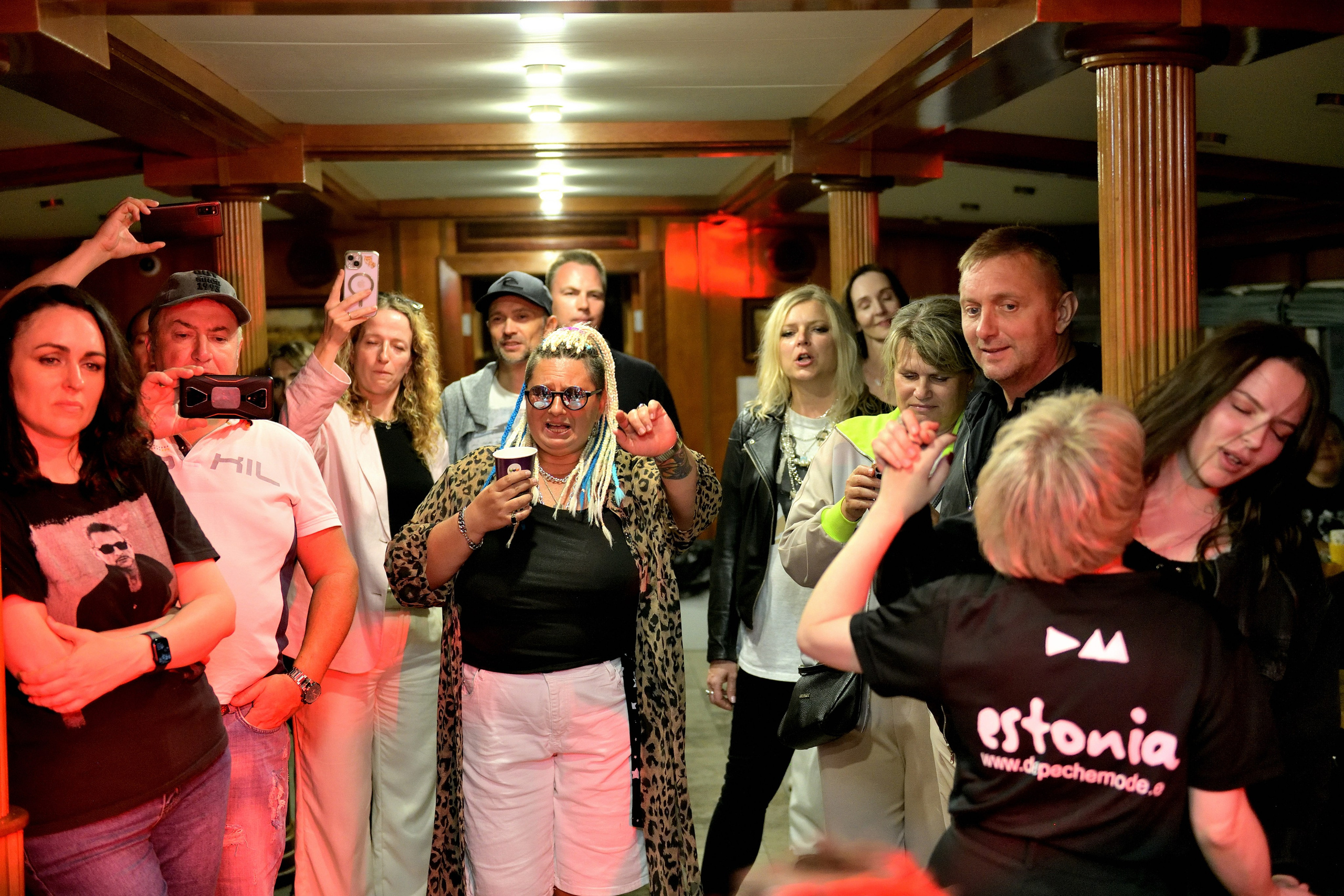 "Вечеринка на кораблике".