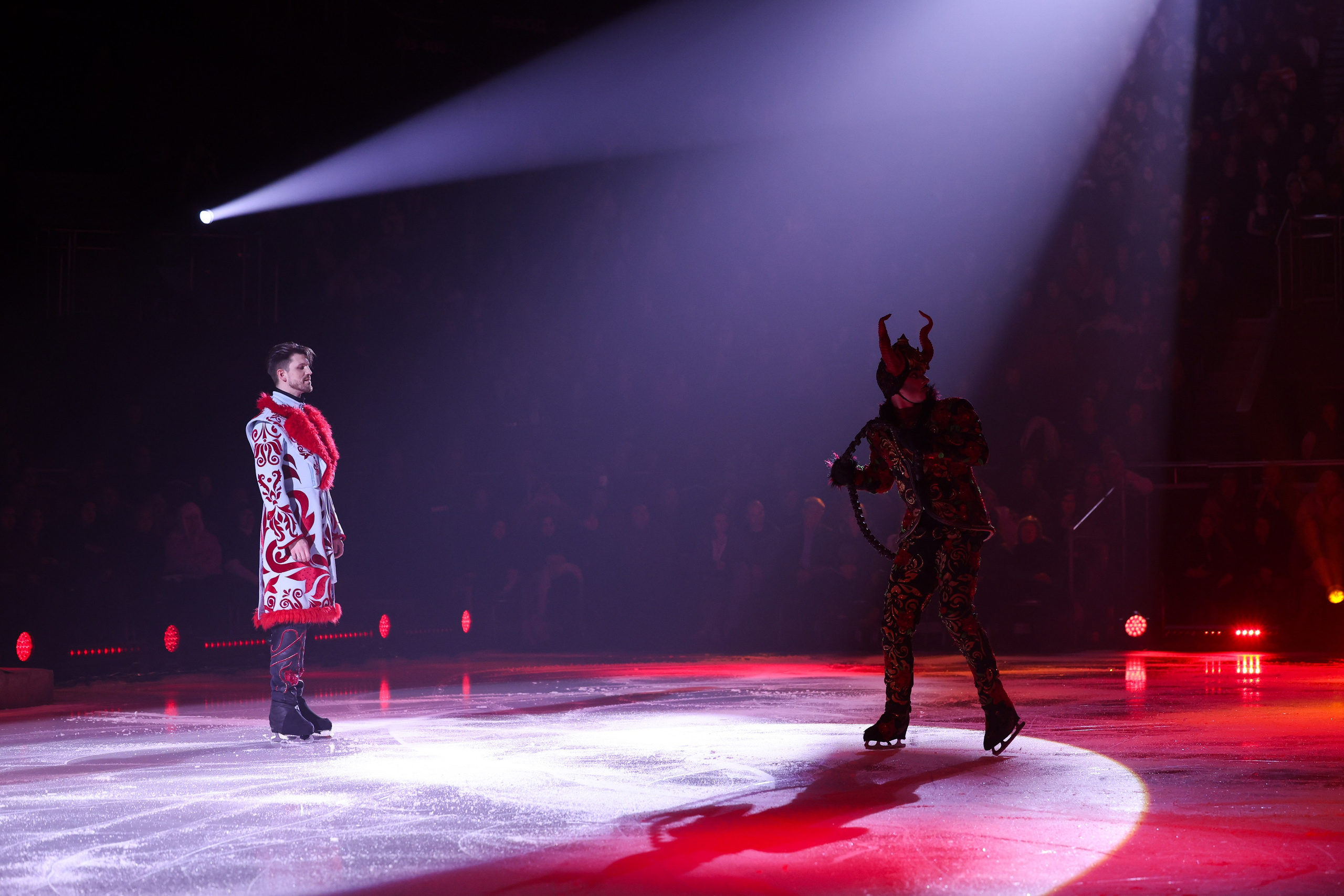 «Вечера на хуторе» ледовое шоу 25.12.2025. Спортивный и репортажный фотограф Антон Тереханов