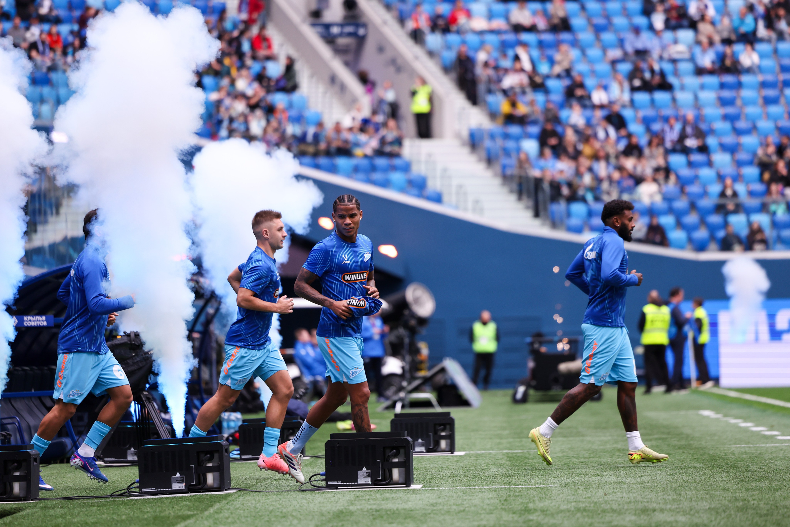 ФК «Зенит» — ФК «Крылья советов». Спортивный и репортажный фотограф Антон Тереханов