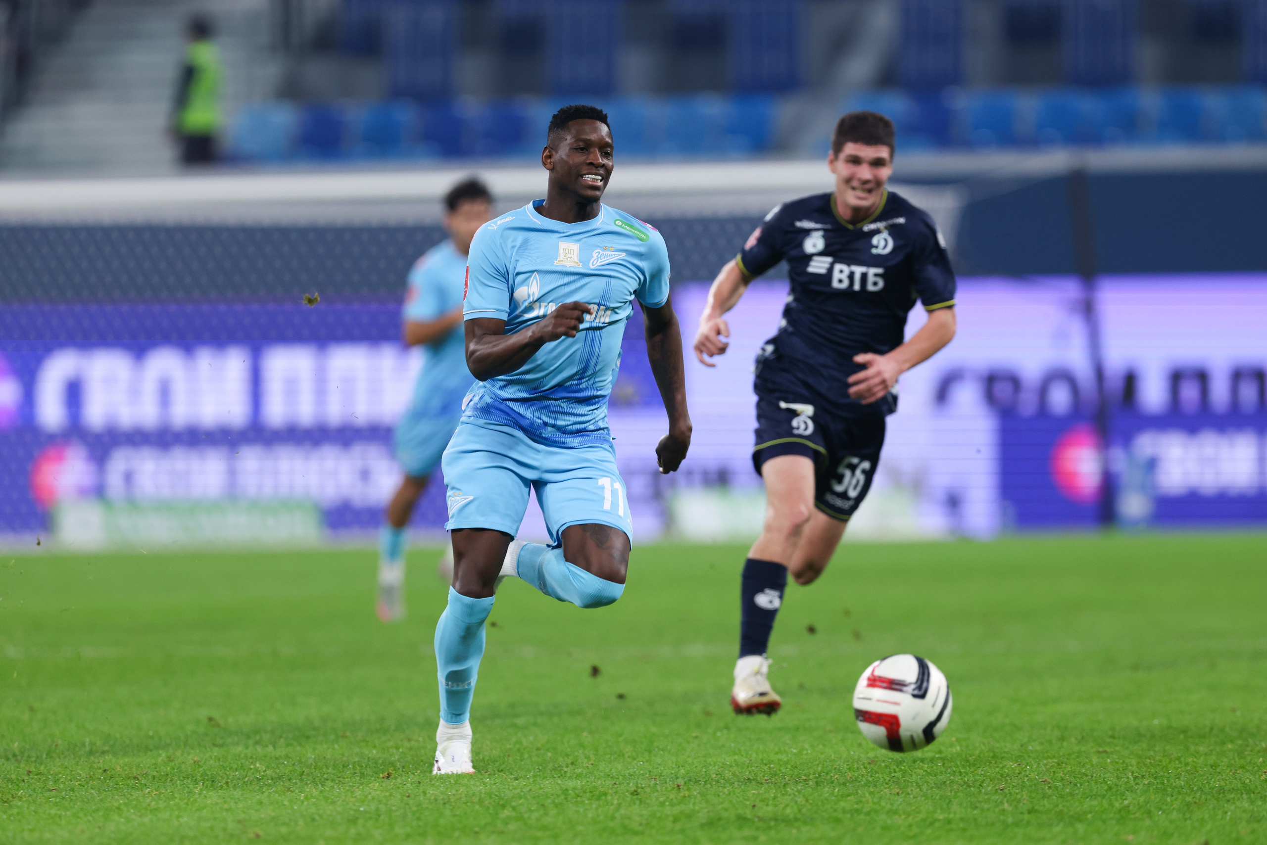 ФК «Зенит — ФК «Динамо» Москва 05.11.2025. Спортивный и репортажный фотограф Антон Тереханов