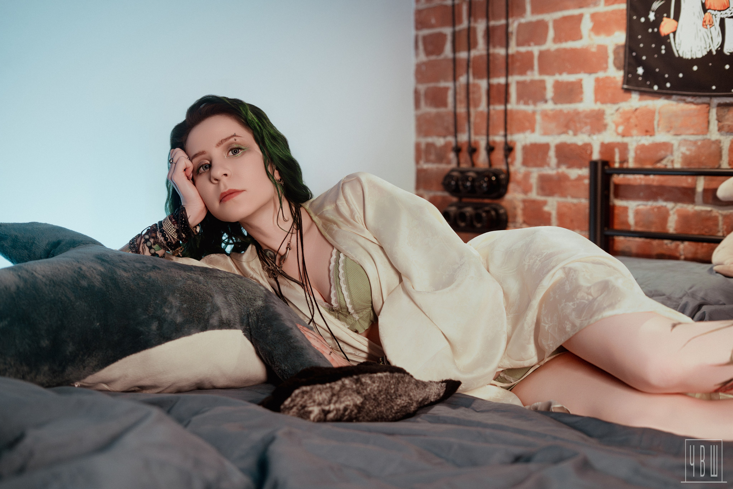 Ася, 20.12.2025, Конспиративная квартира. Человек в Шляпе