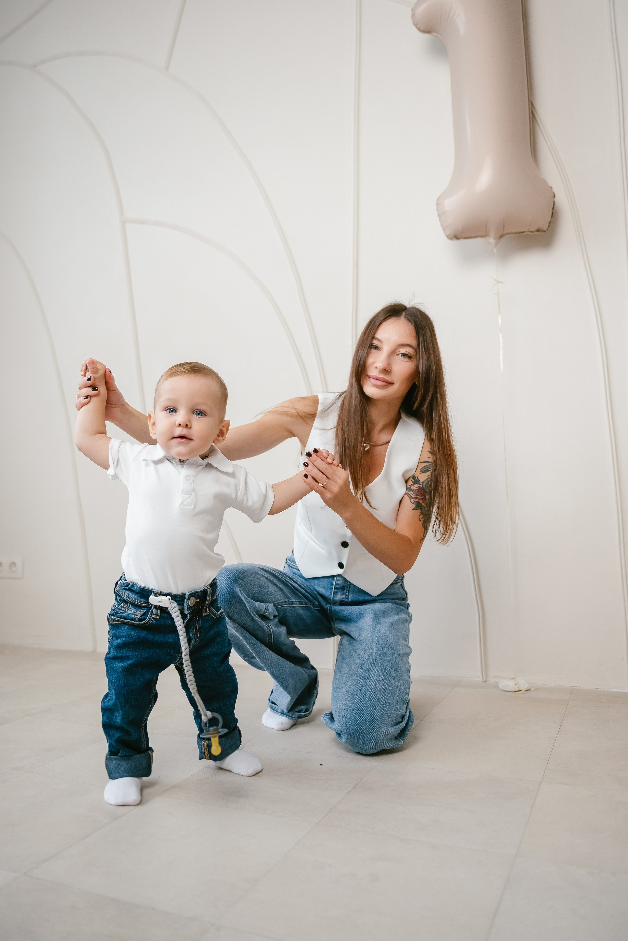 Семейная фотосессия в студии WOOD Кемерово