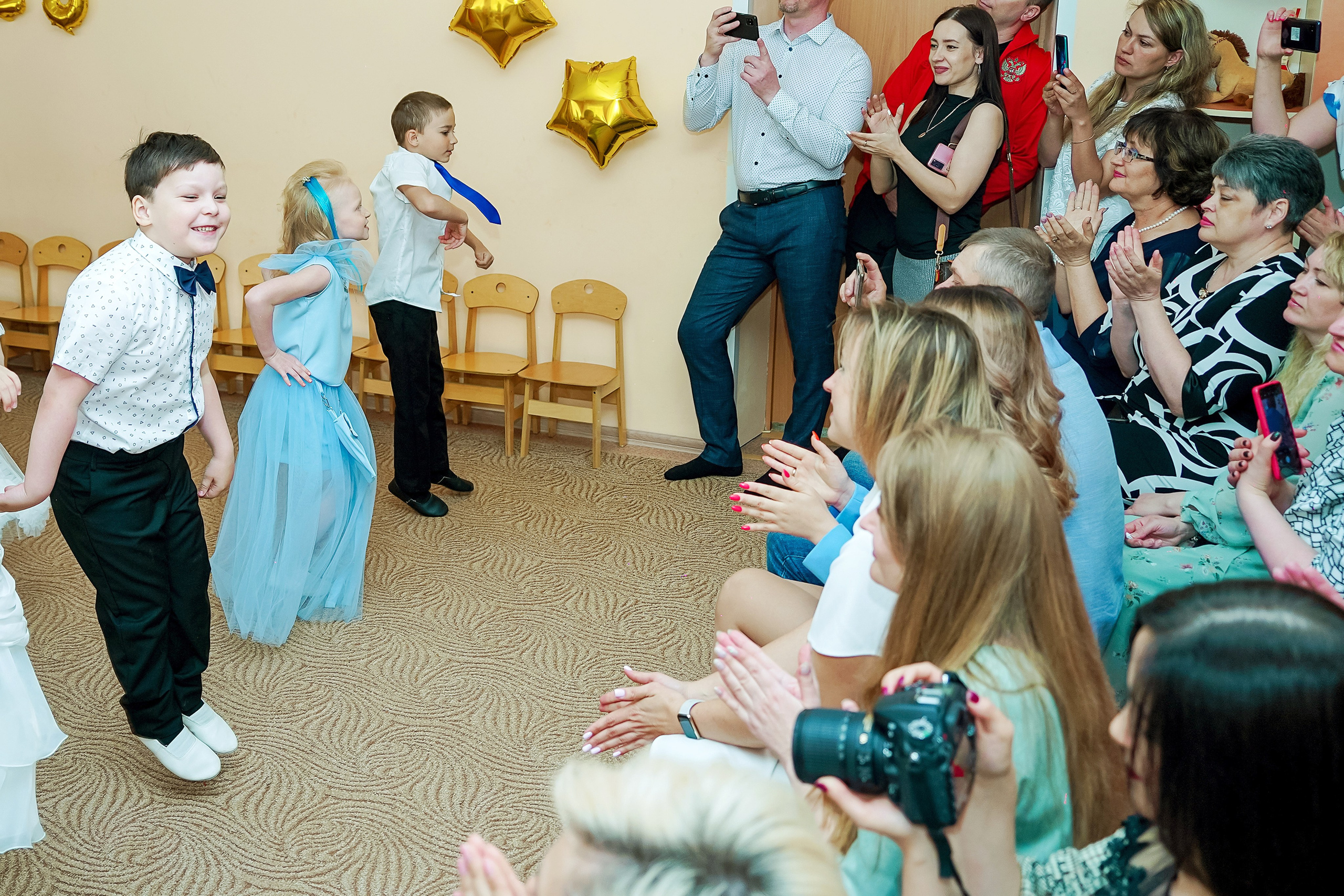 Фотосъемка видеосъёмка фотограф видеооператор новогодних утренников  в. Фотограф, видеооператор Нина Коршунова