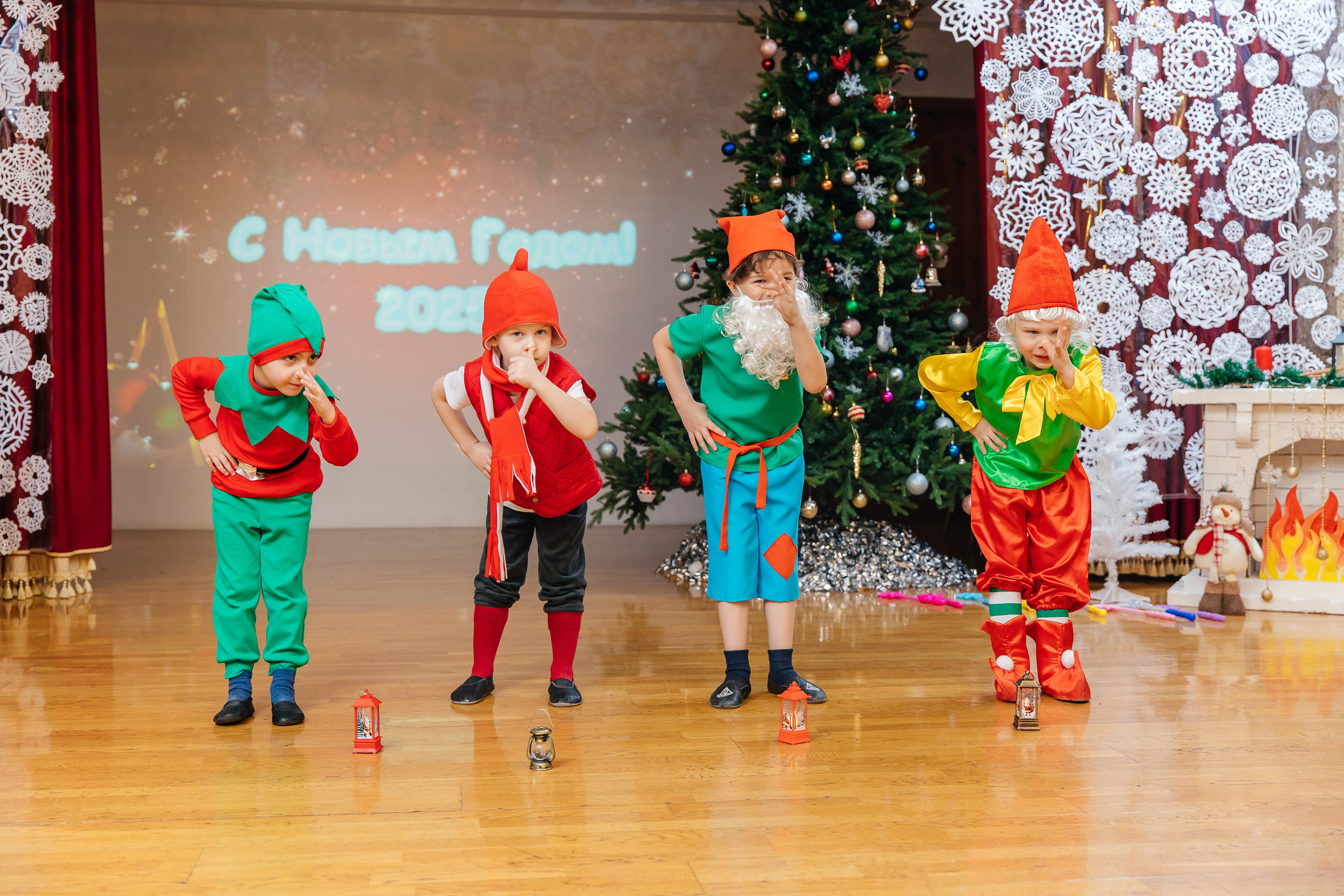 Детский сад № 93 — Утренник (27.12.2024). Свадебный и семейный фотограф Крамар Наталья