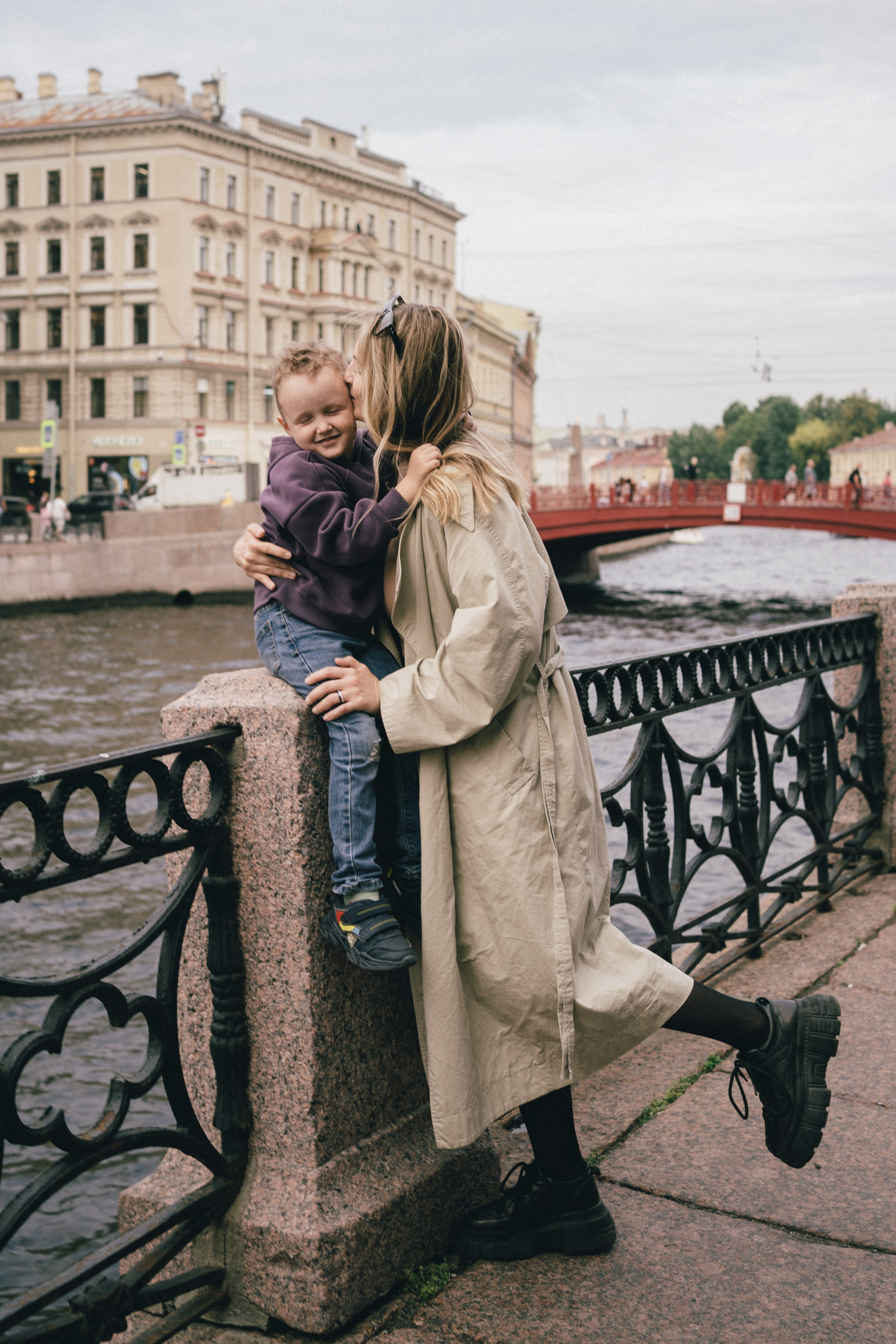 Мама и сын. Репортажный фотограф в Санкт-Петербурге. Фотограф на мероприятие в СПБ