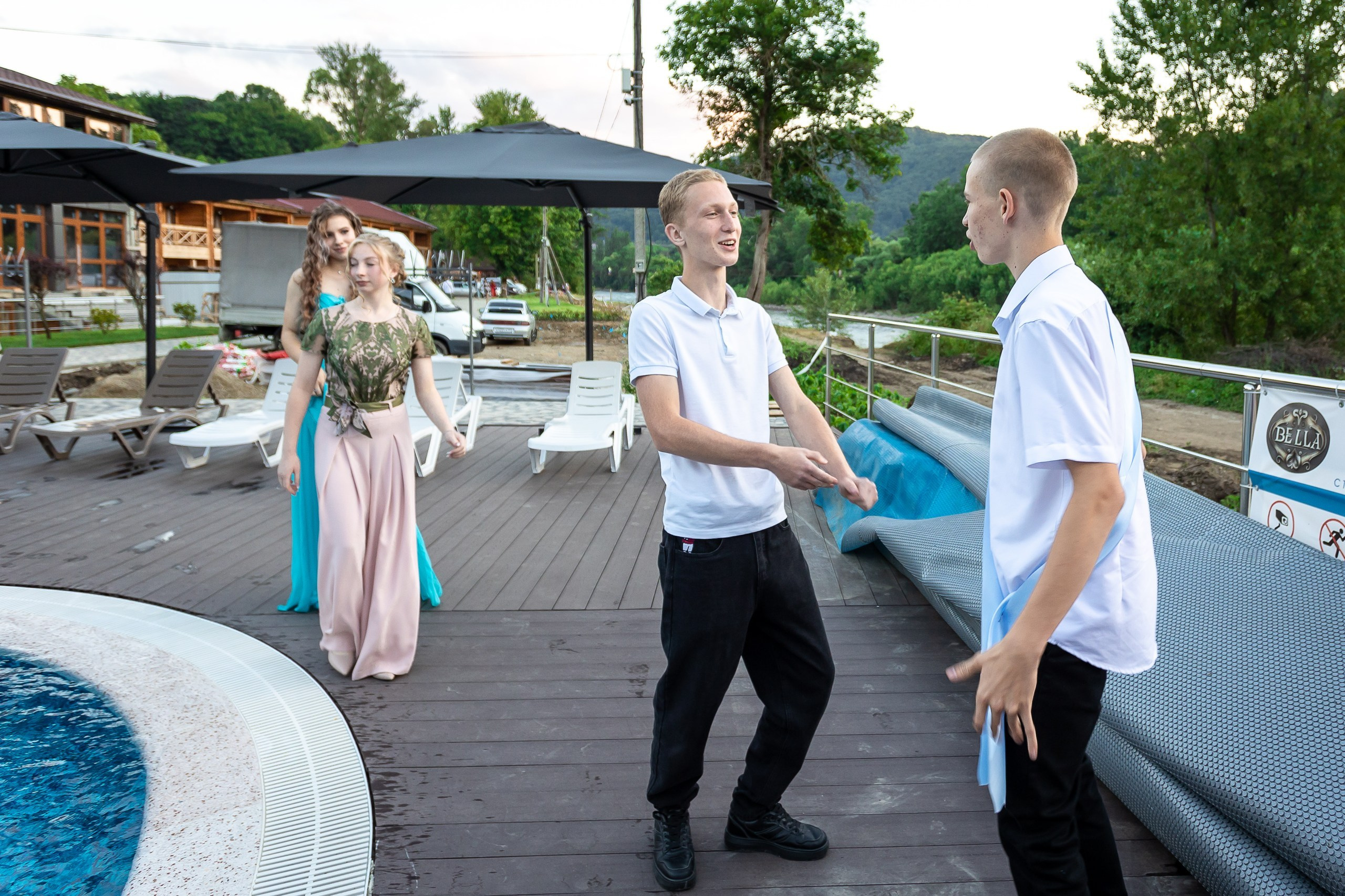 Вручение аттестата и выпускной вечер. Выпускные альбомы Майкоп, Краснодар Елена Золотарева