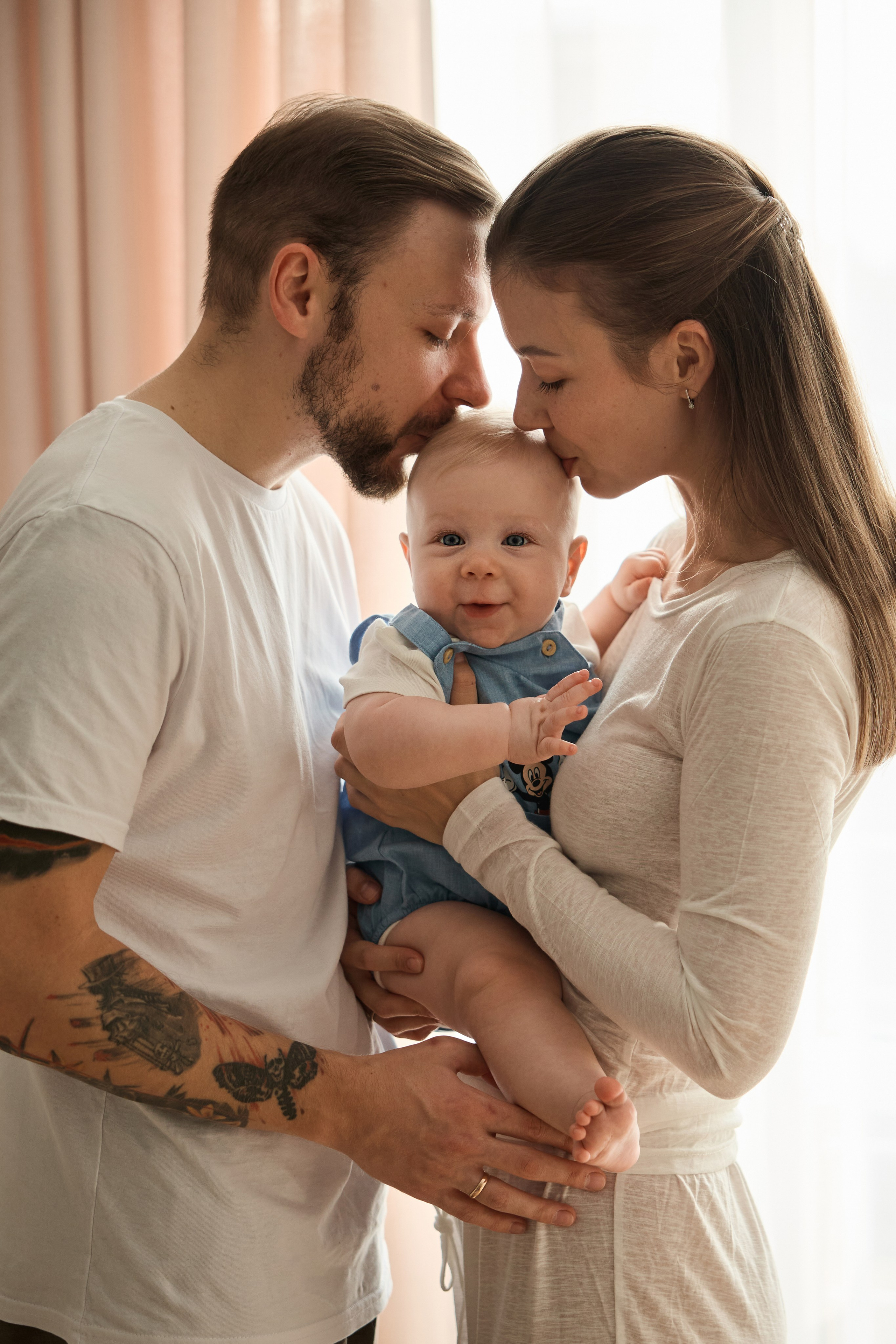 Иван, Анастасия, Саша и Тайгер, декабрь 2024. Свадебный и семейный фотограф в Сочи и Краснодарском крае Анна Шмелёва