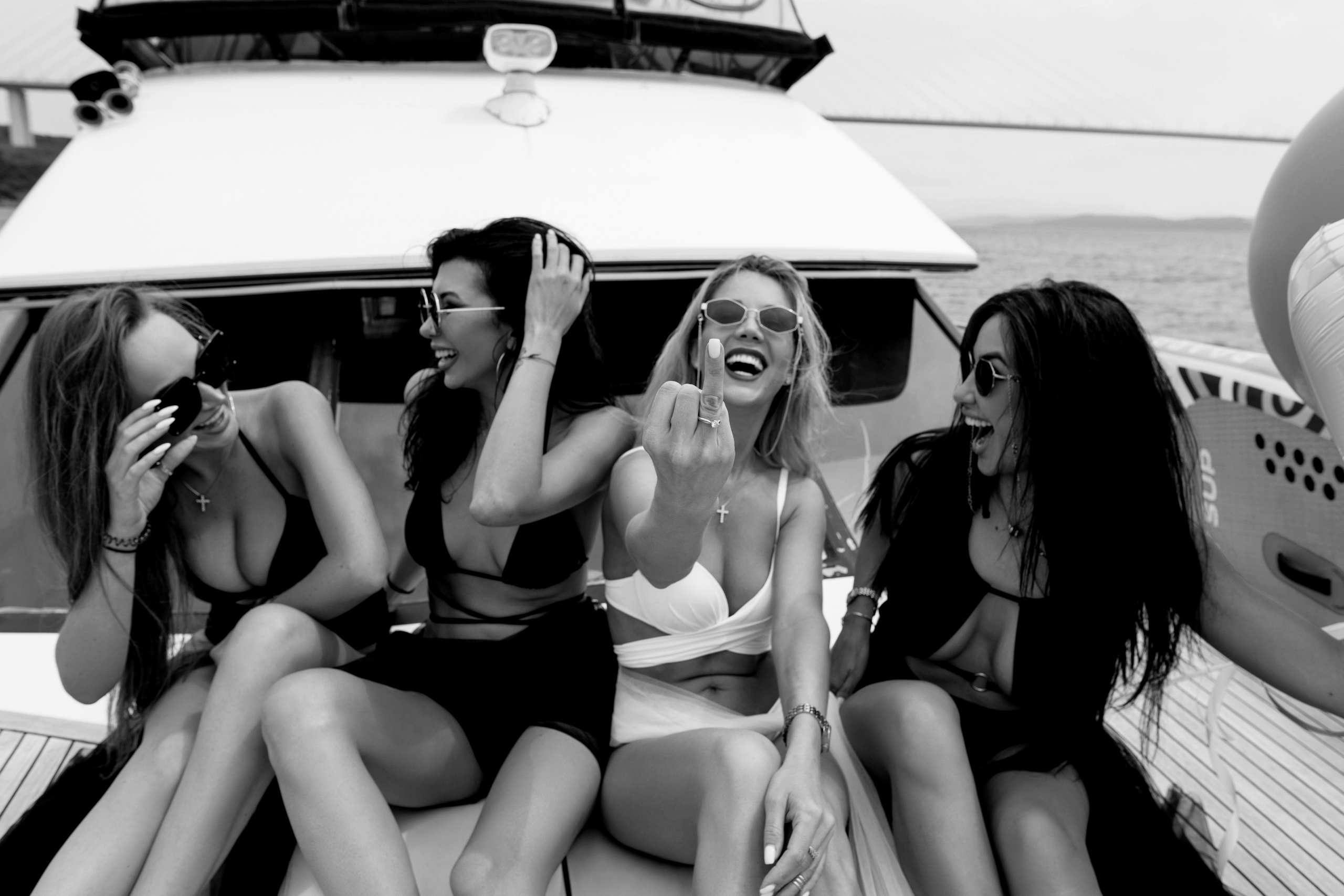 Девичник на катере…. Семейный фотограф и фотограф беременности во Владивостоке