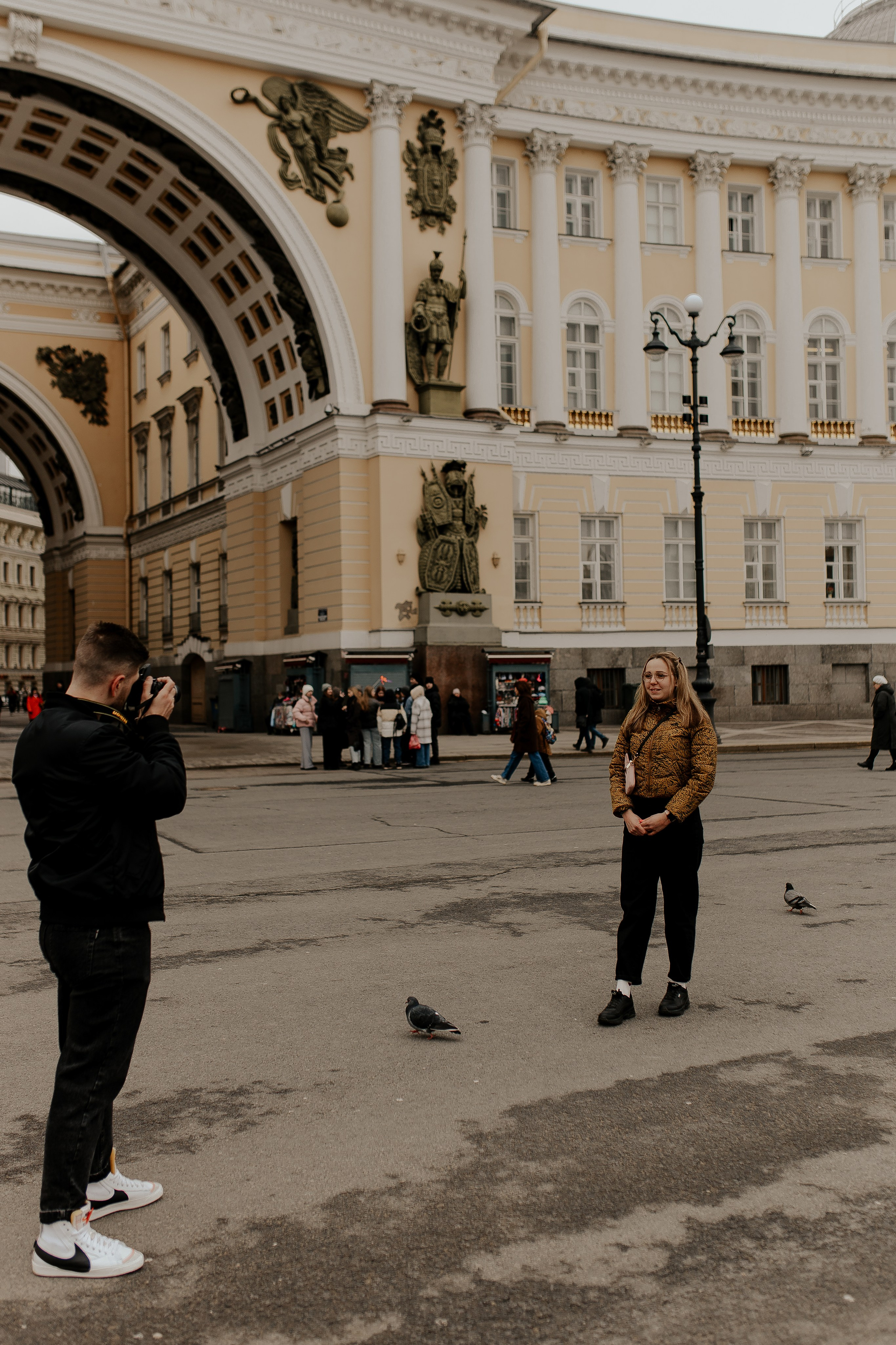Пара у главного штаба. Фотограф в Санкт-Петербурге Лиза Семченкова