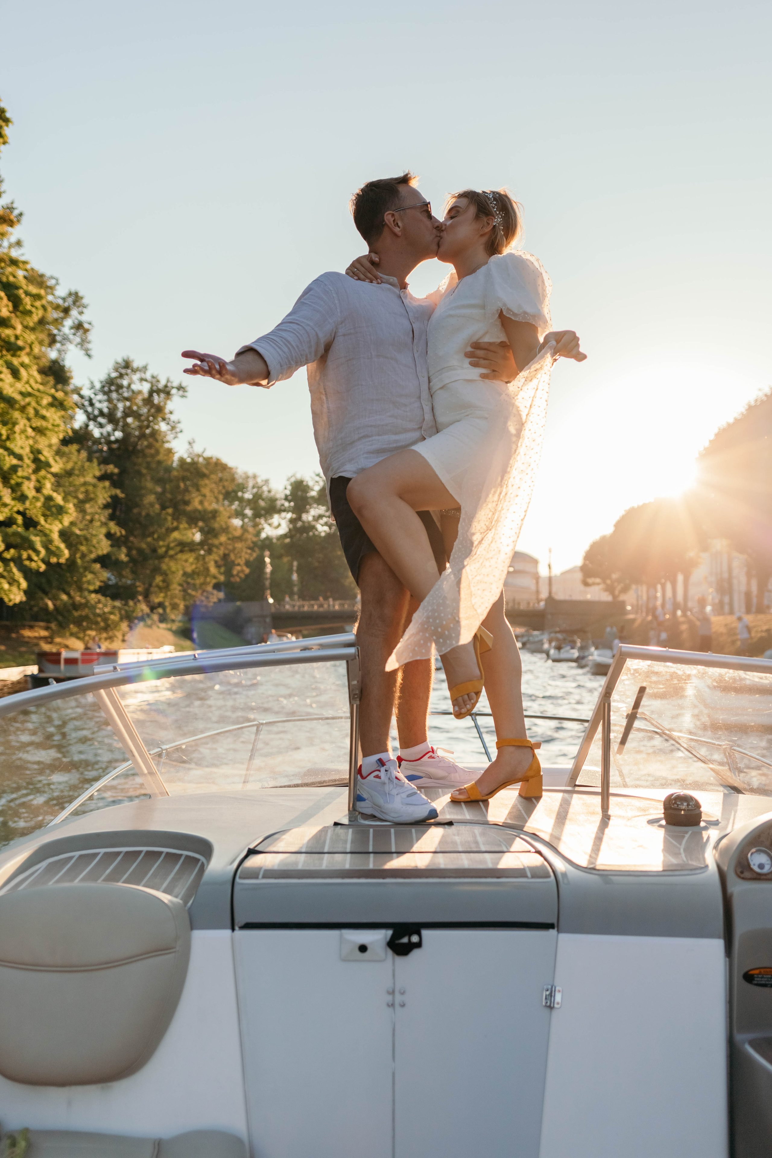 АНАСТАСИЯ И МИХАИЛ. ПРОГУЛКА НА КАТЕРЕ