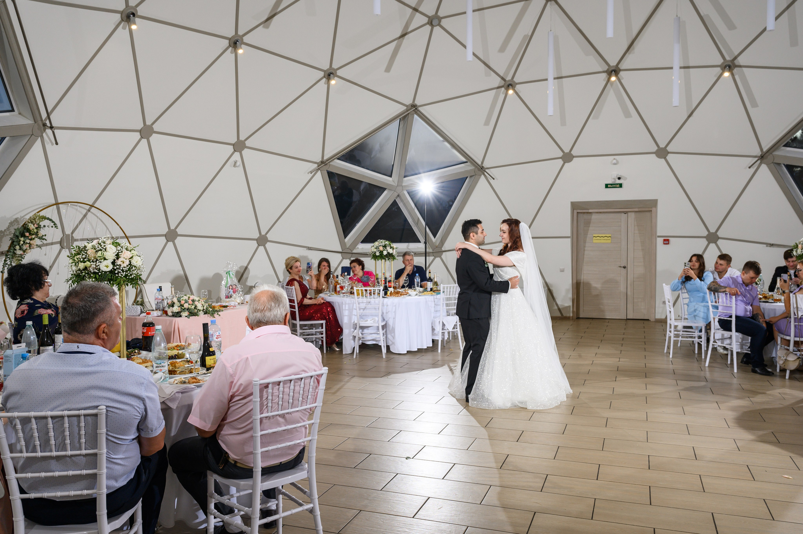 Свадебная фотосессия парк-отель Петрухино-клуб. Свадебный фотограф Москва Юрий Кульман