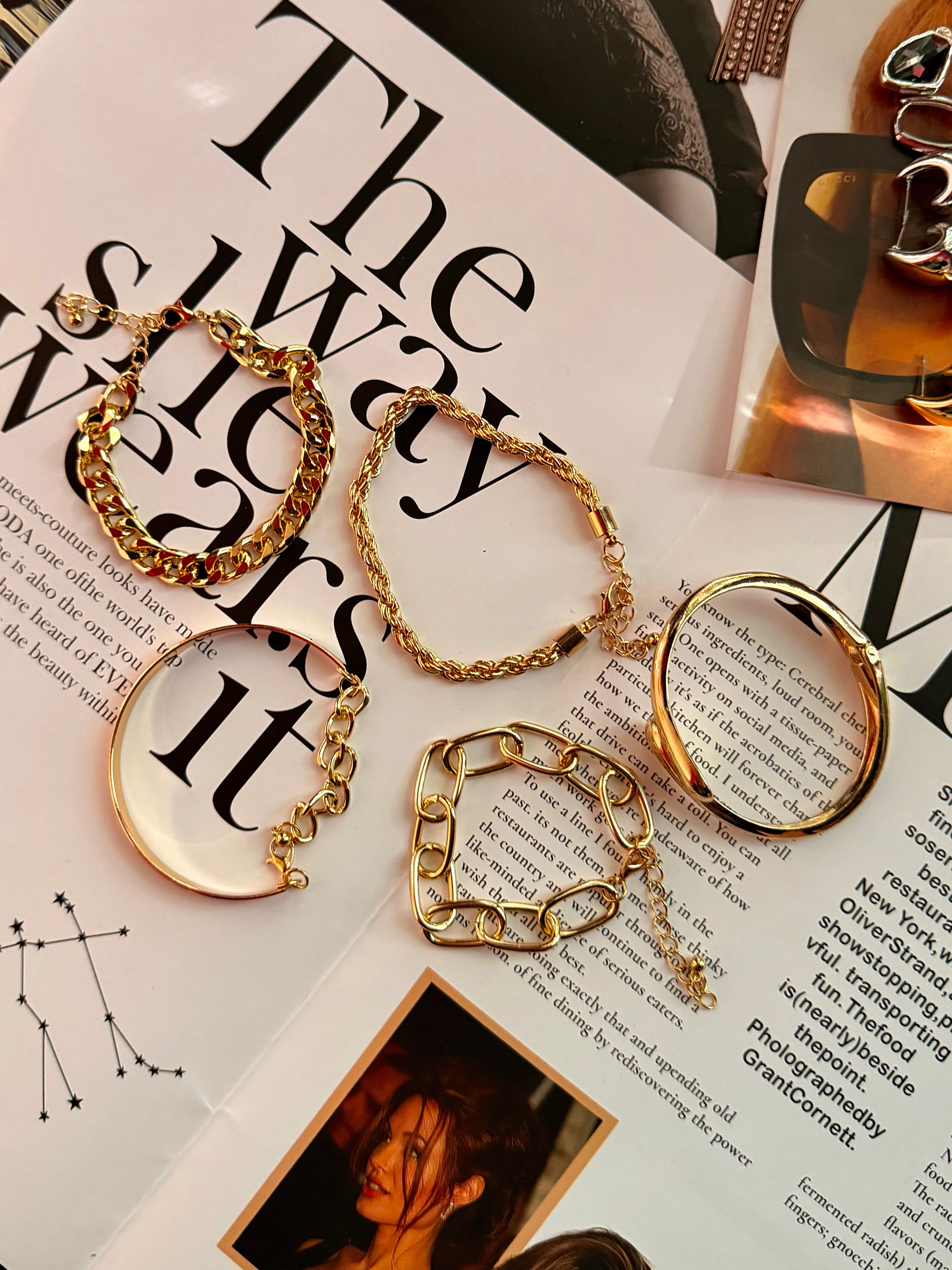 Украшения. Первая студия автопортрета в Донецке КЬЮ