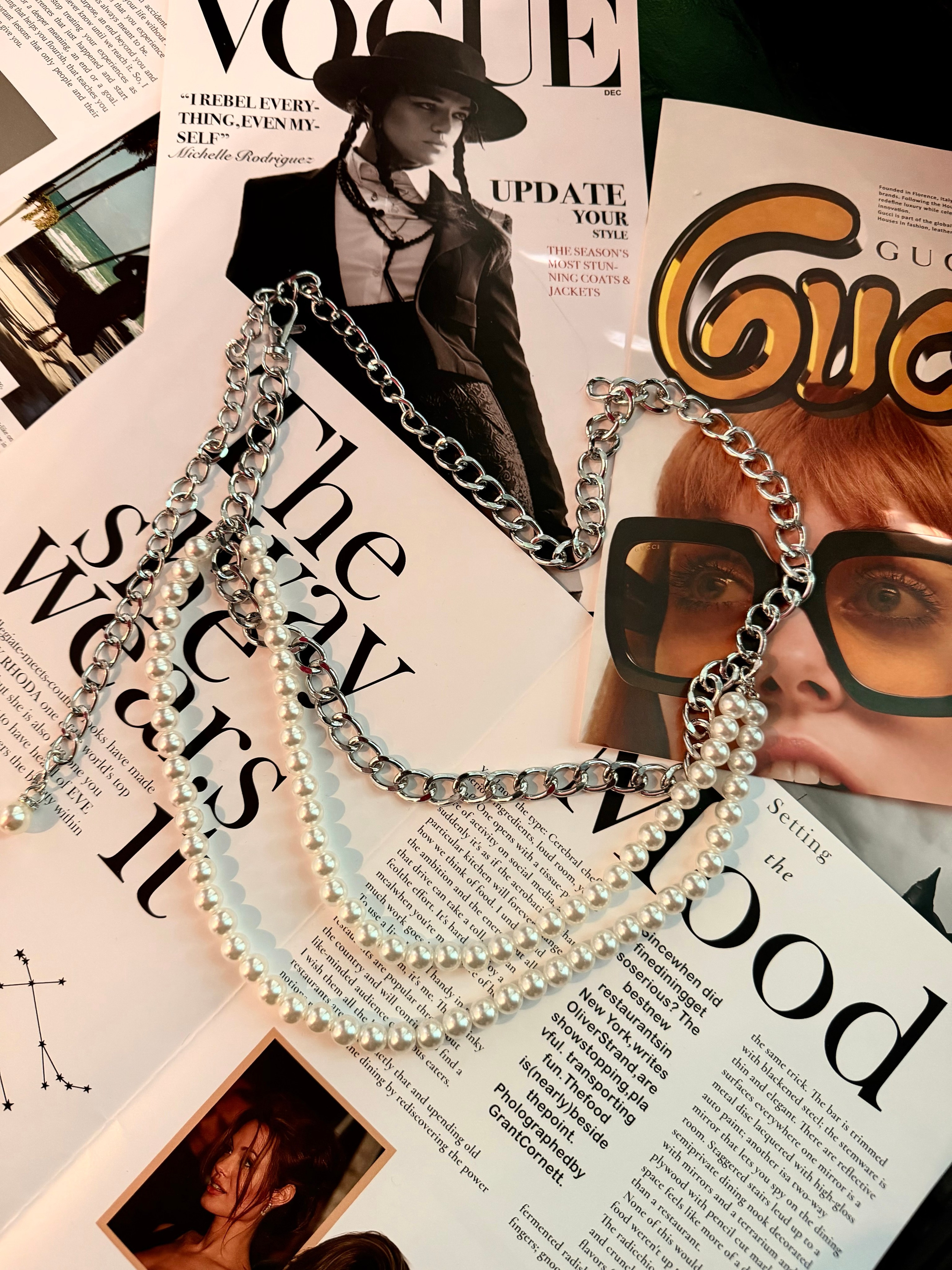 Украшения. Первая студия автопортрета в Донецке КЬЮ