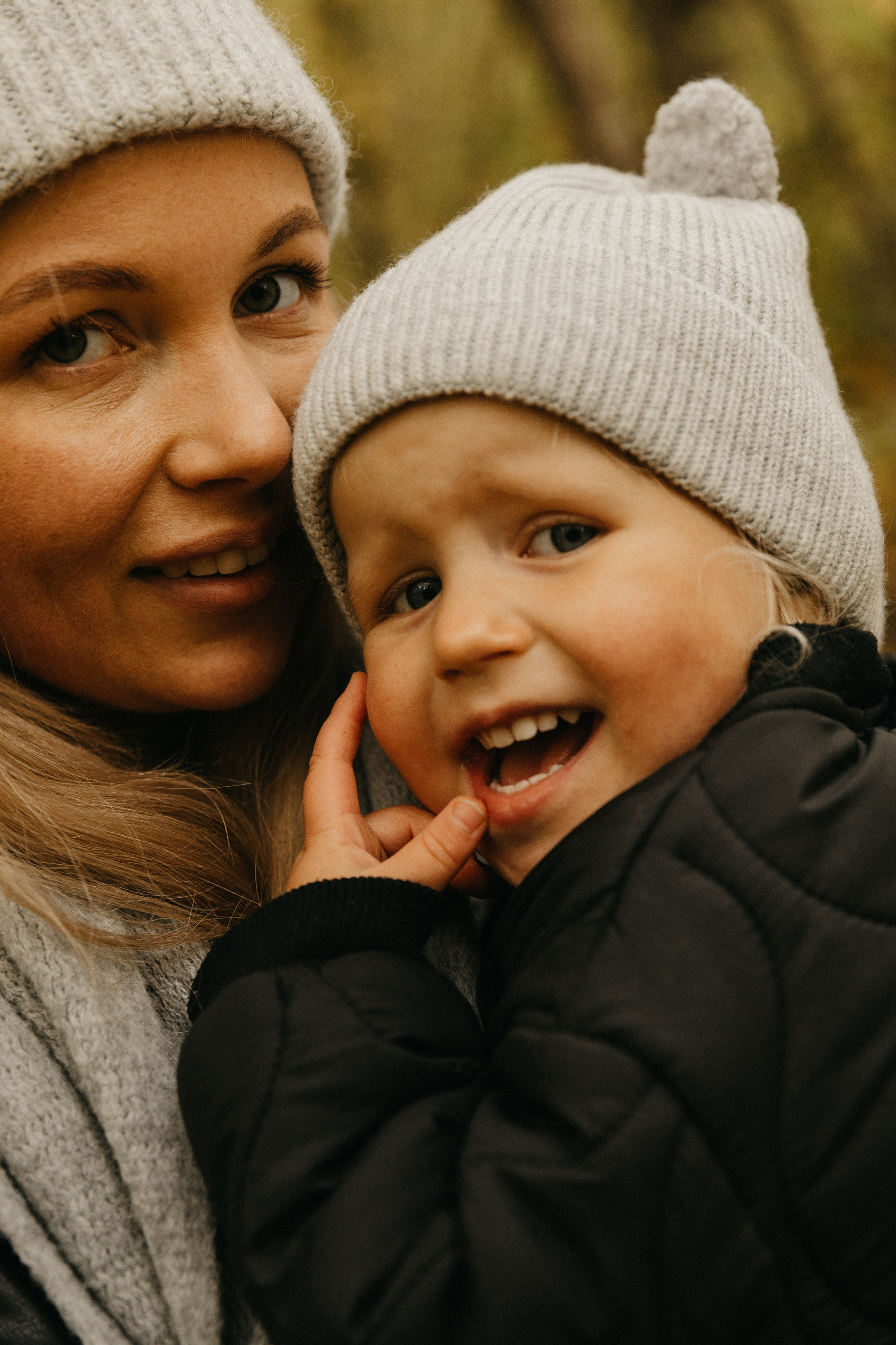 Аня и Мира. Главная